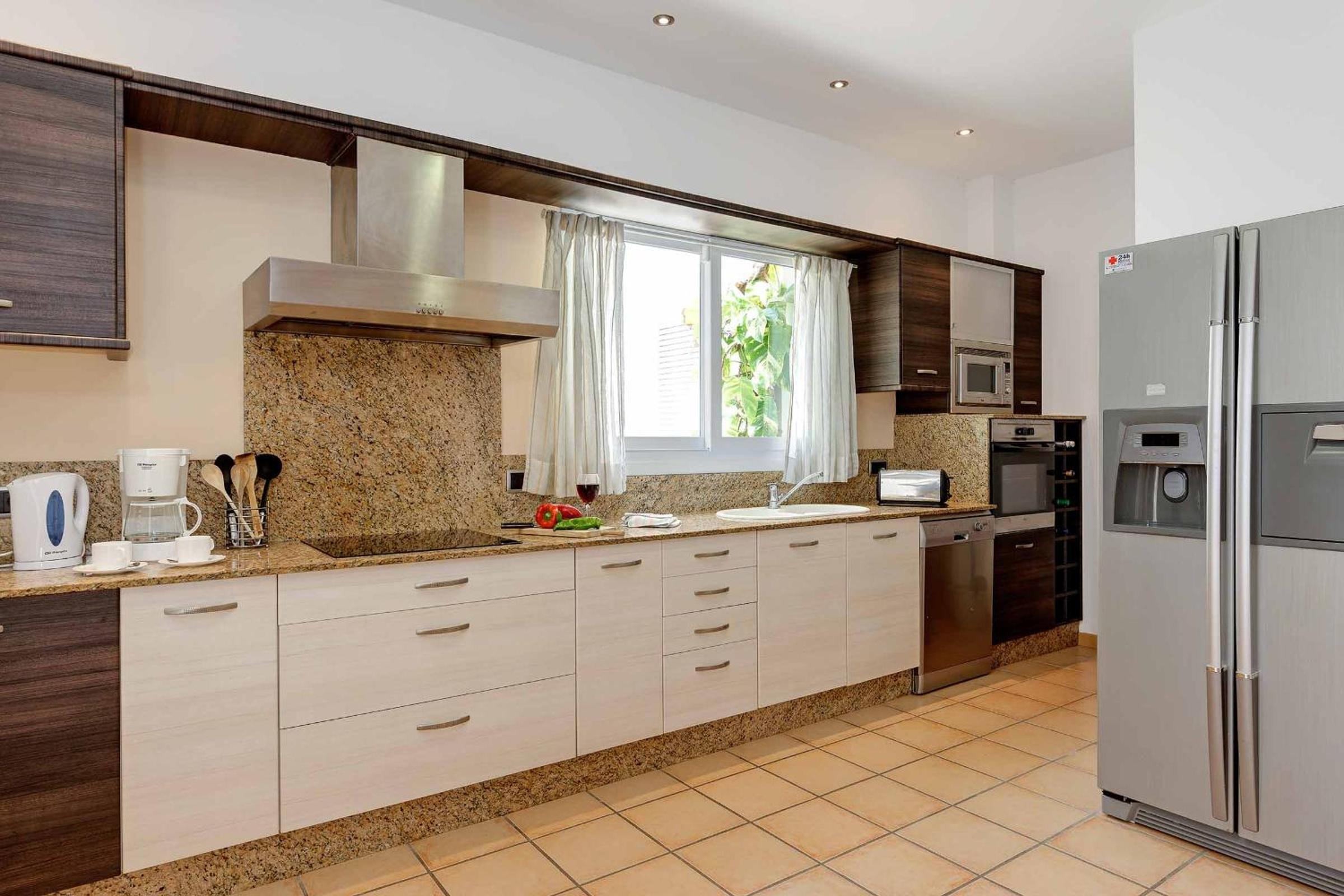 Three-Bedroom Villa photo 2