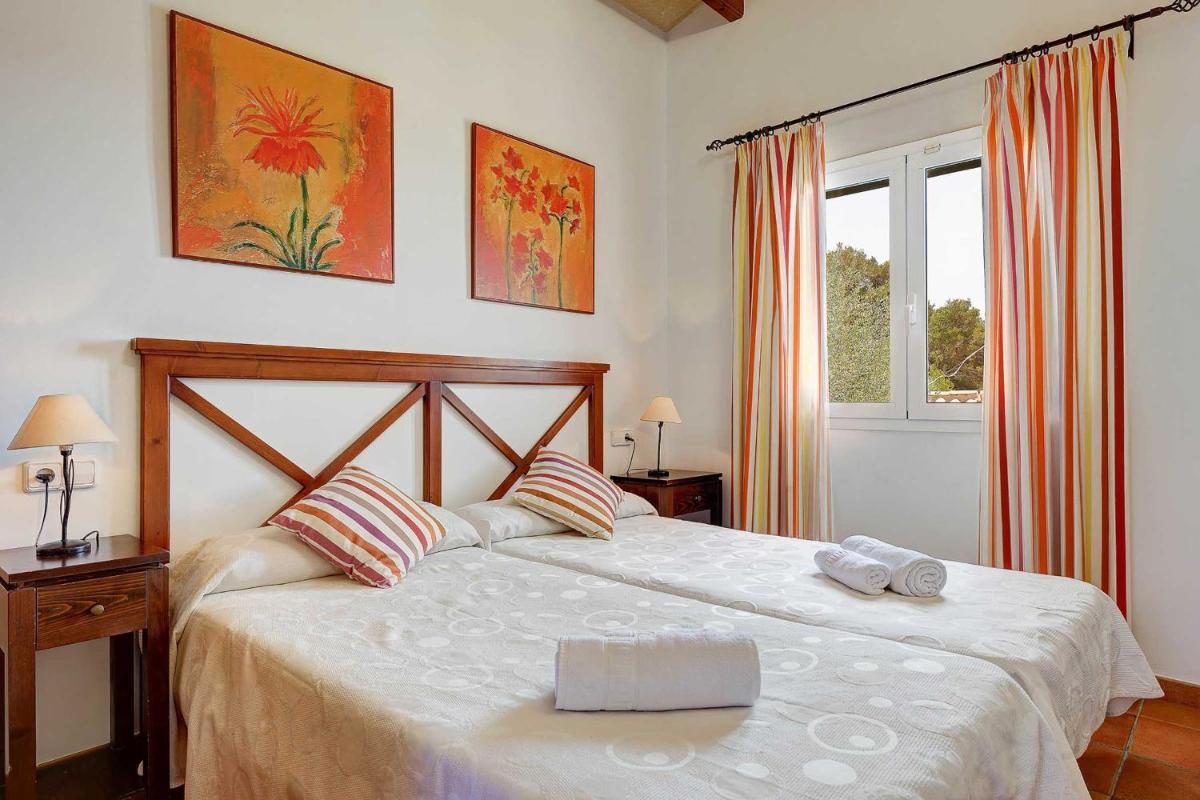 Six-Bedroom Villa  photo 1