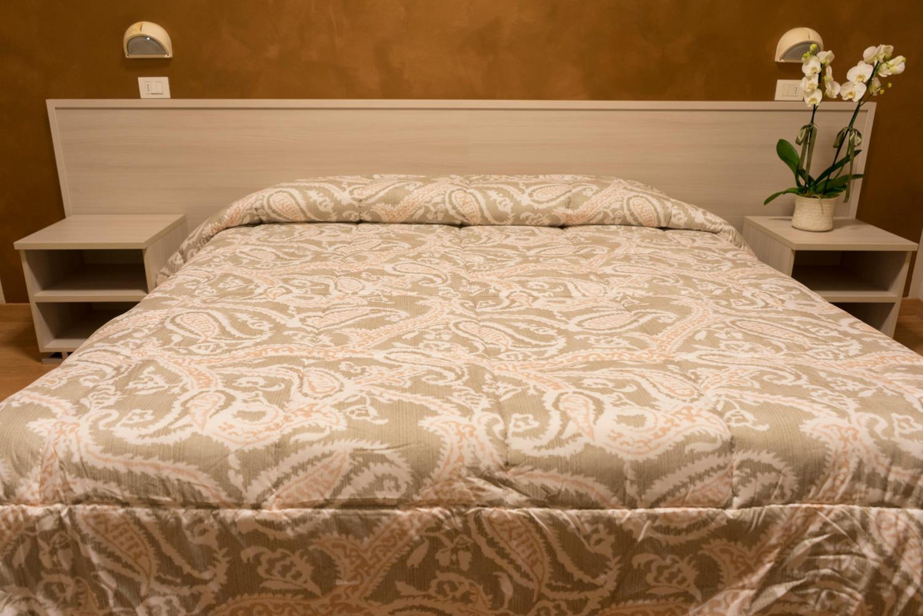 Double Room - Photo 6