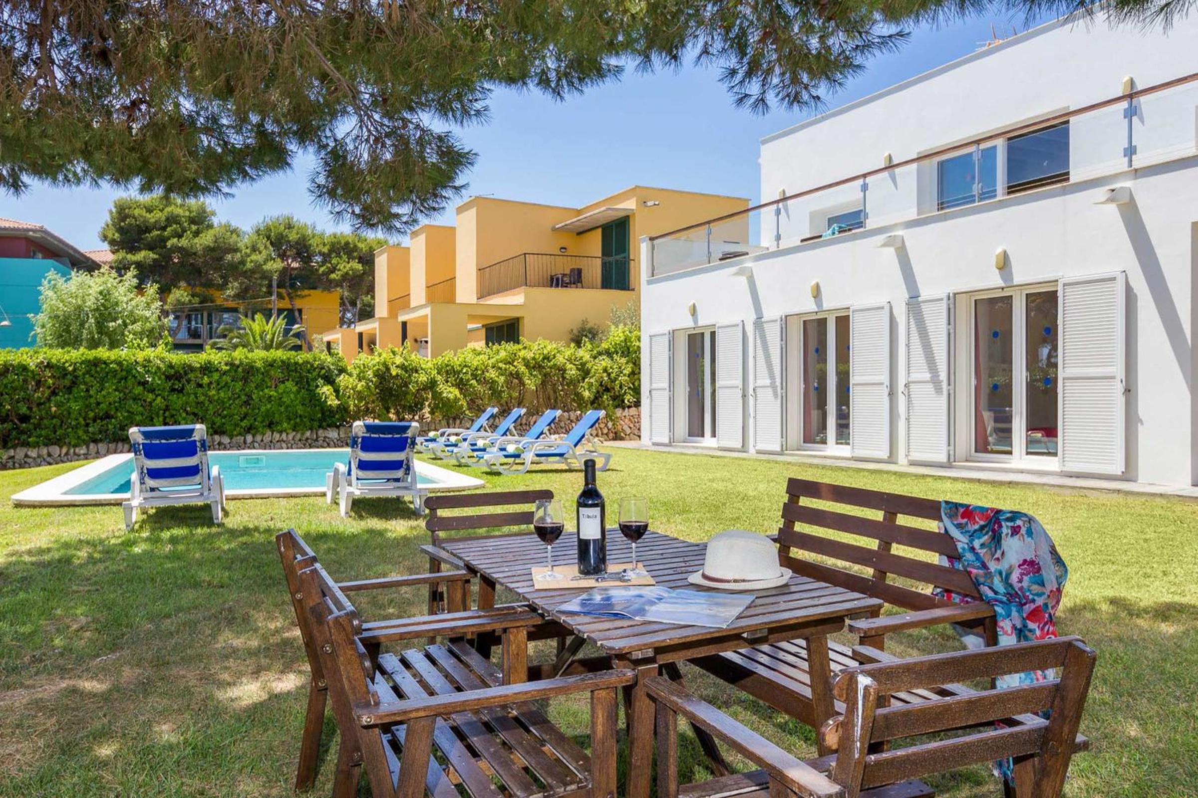 Villa photo 3