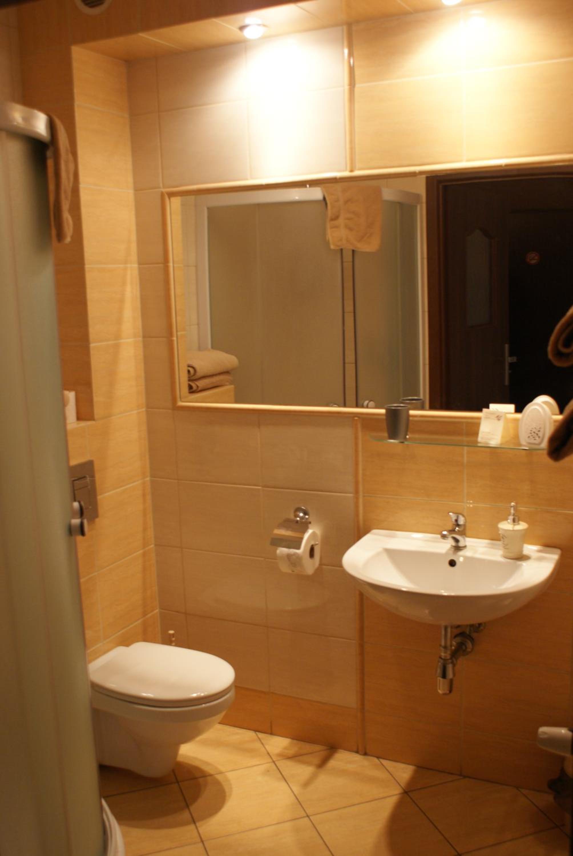 Standard Twin Room - Photo 6