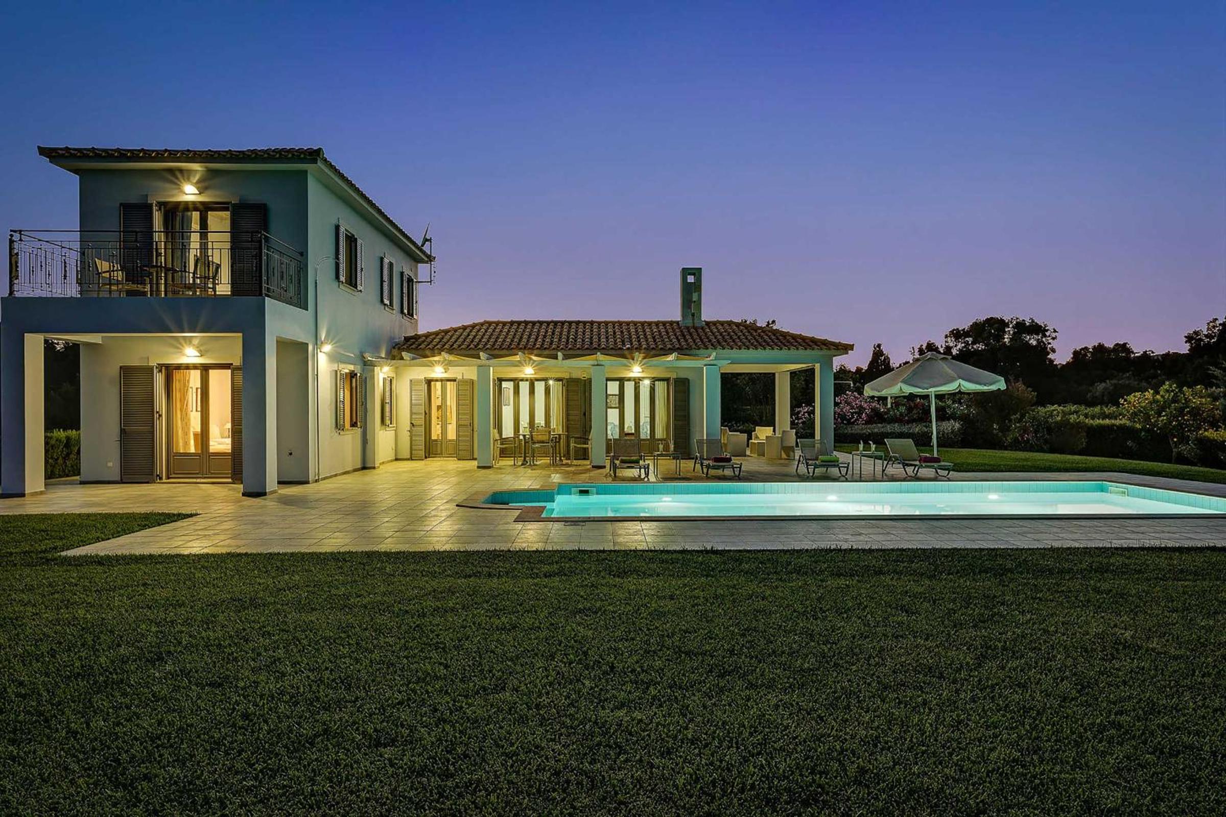 Villa photo 2