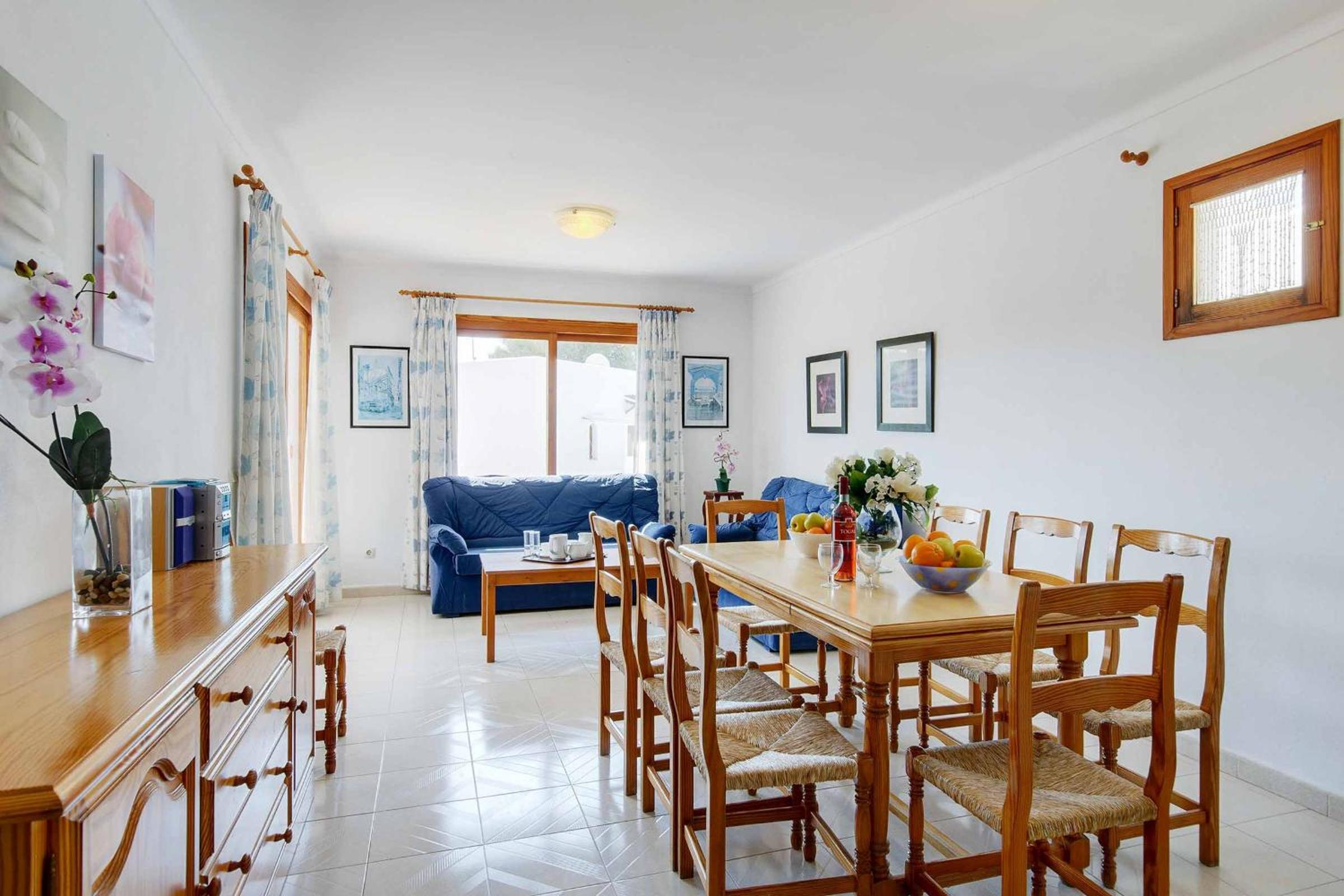 Villa photo 2