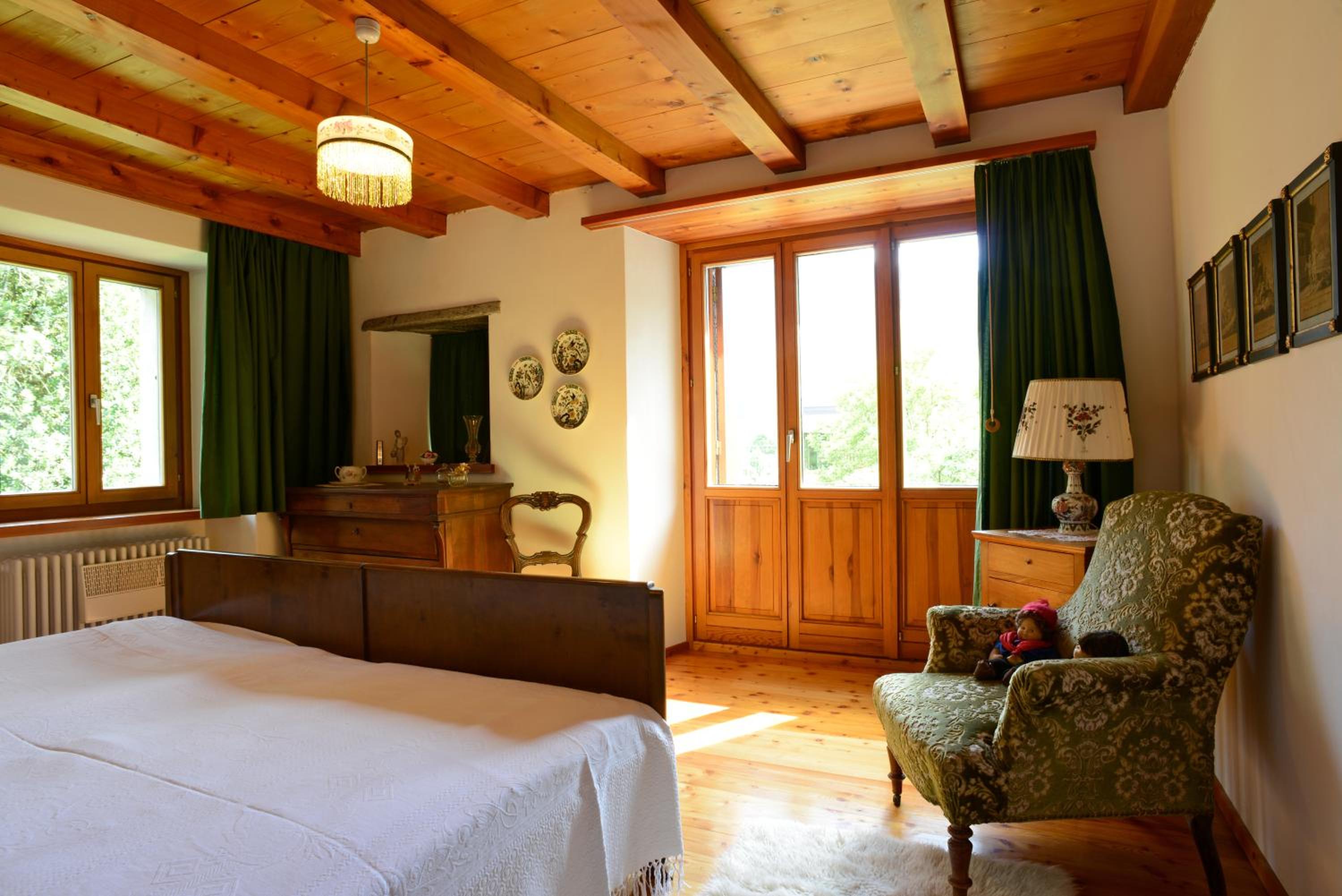 Quadruple Room with Shared Bathroom - Attic photo 2