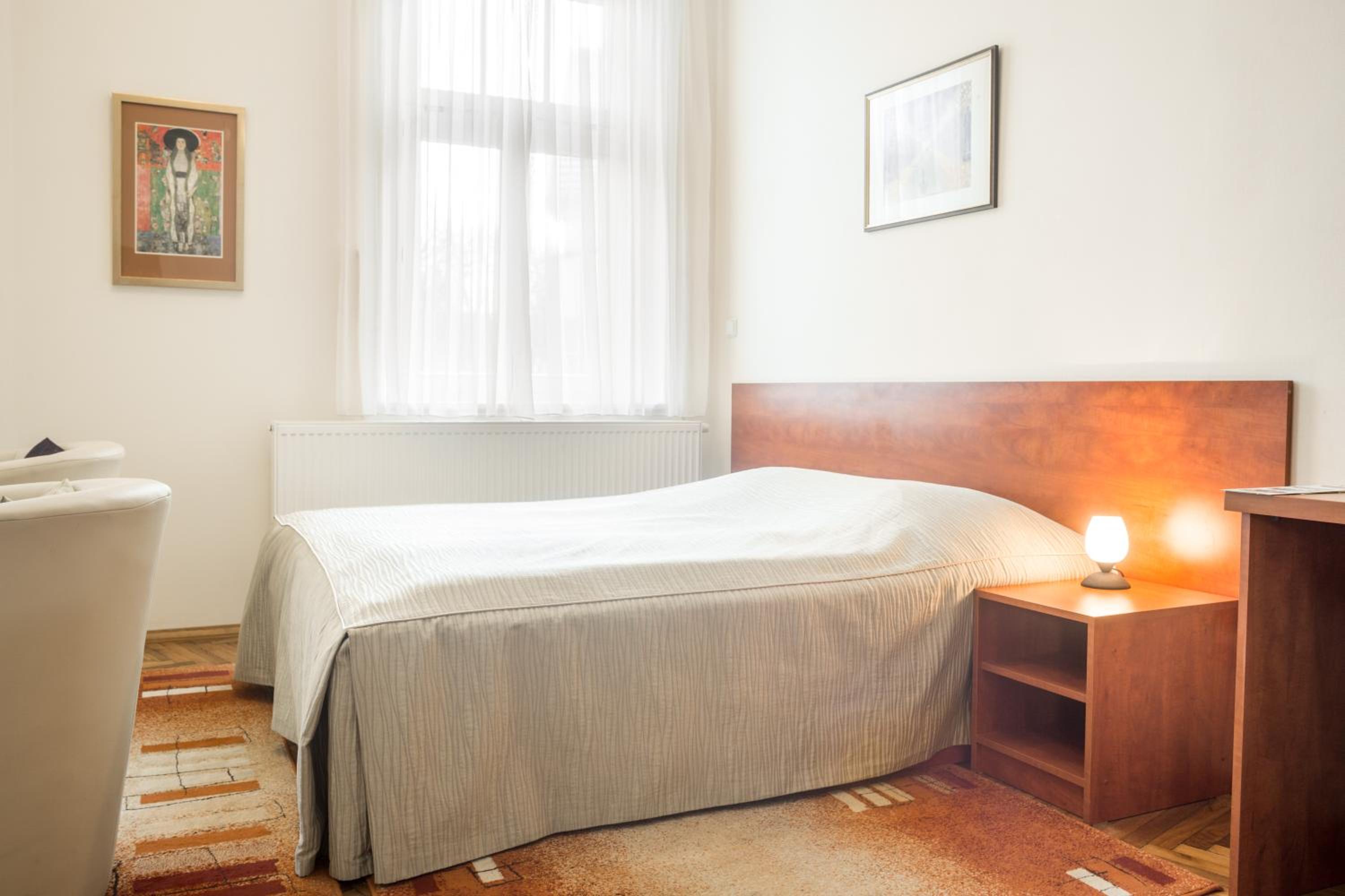 Deluxe Double Room with Balcony - Annex photo 3