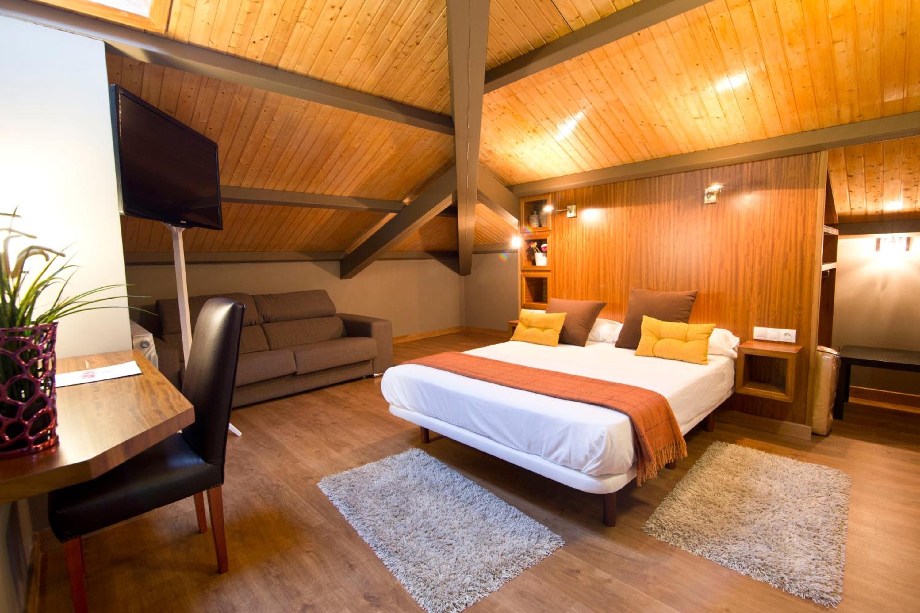 Double Room - Attic - Photo 1