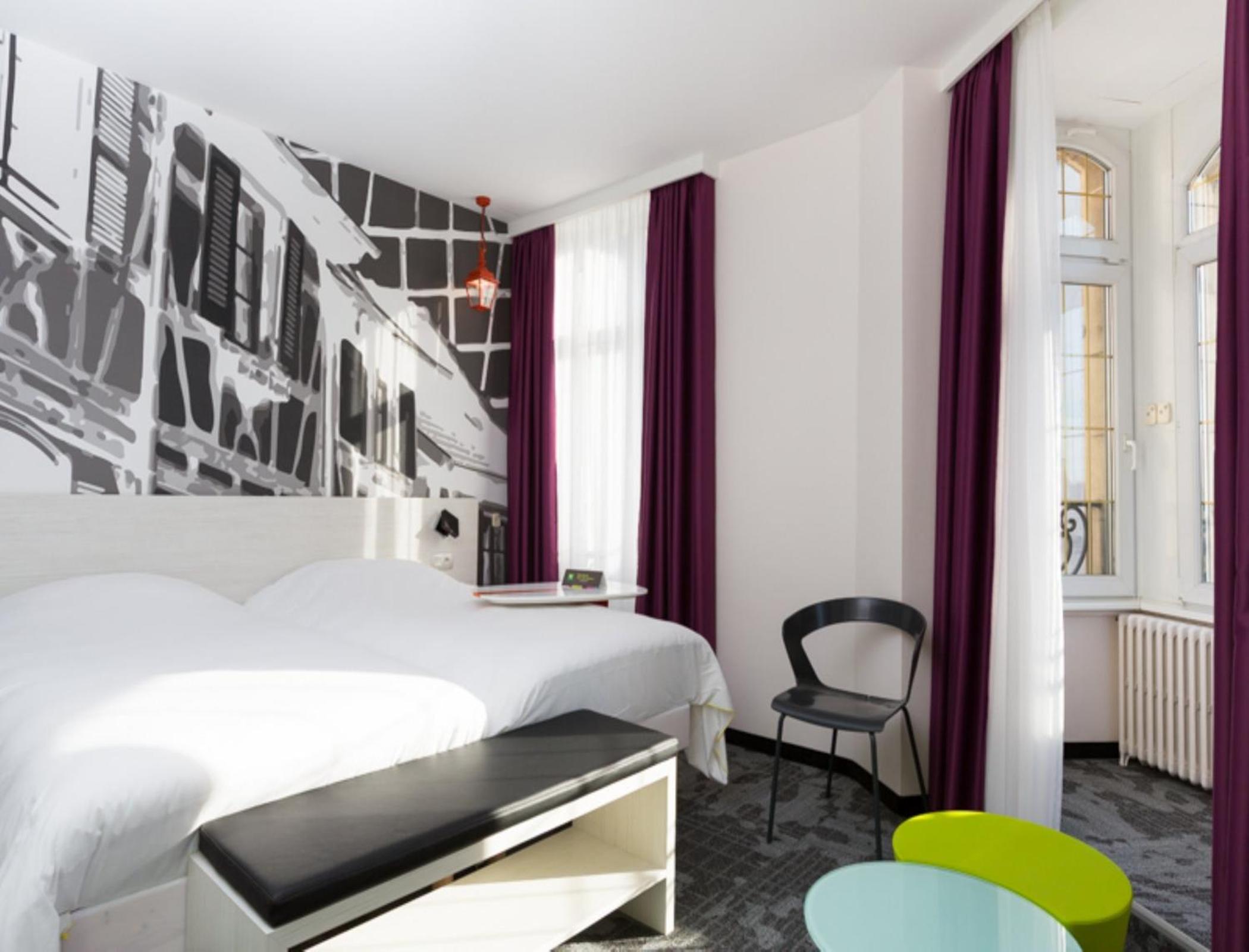 Standard Room with 2 Single Beds - Photo 1