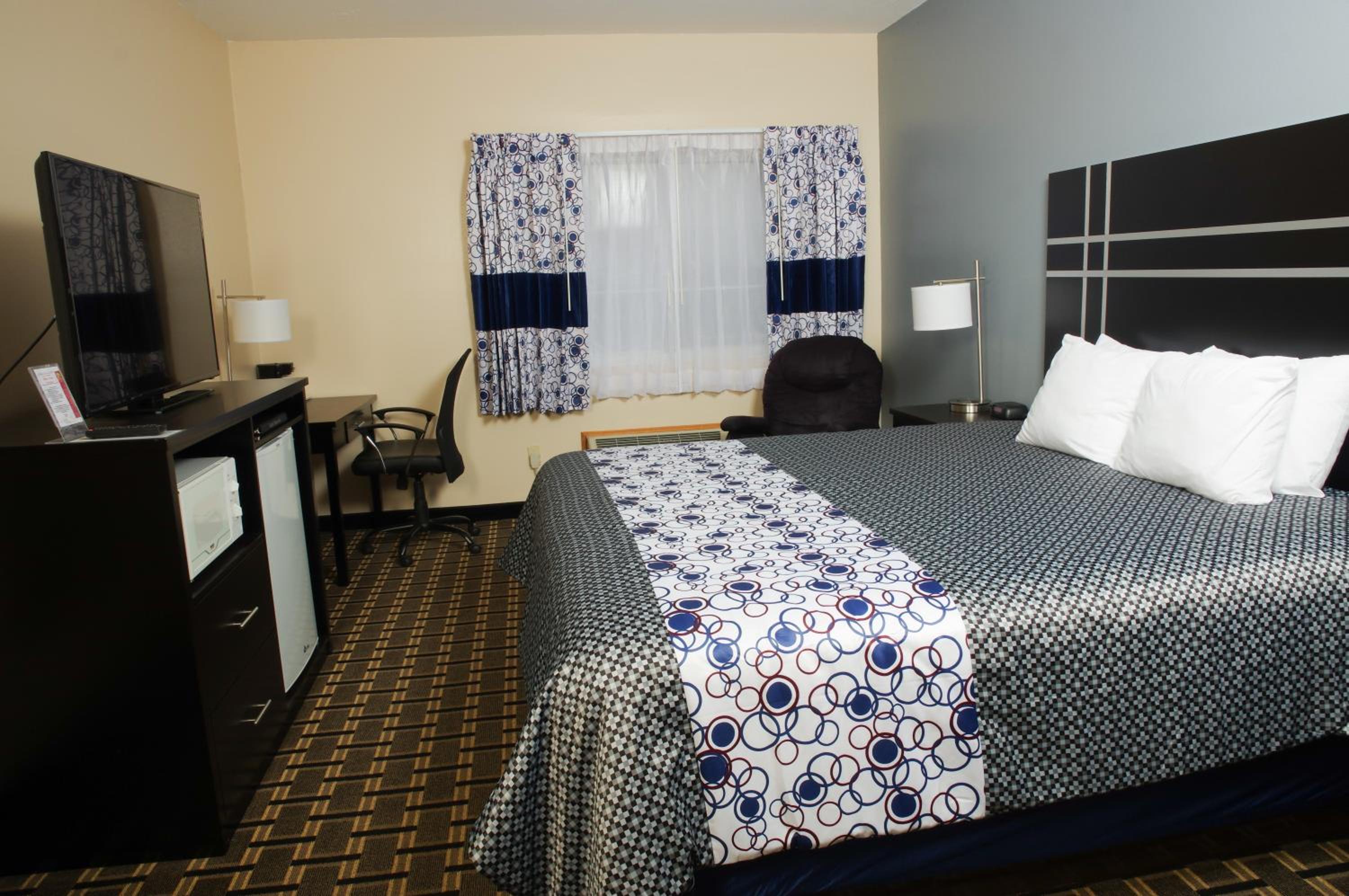 Deluxe King Room - Photo 2