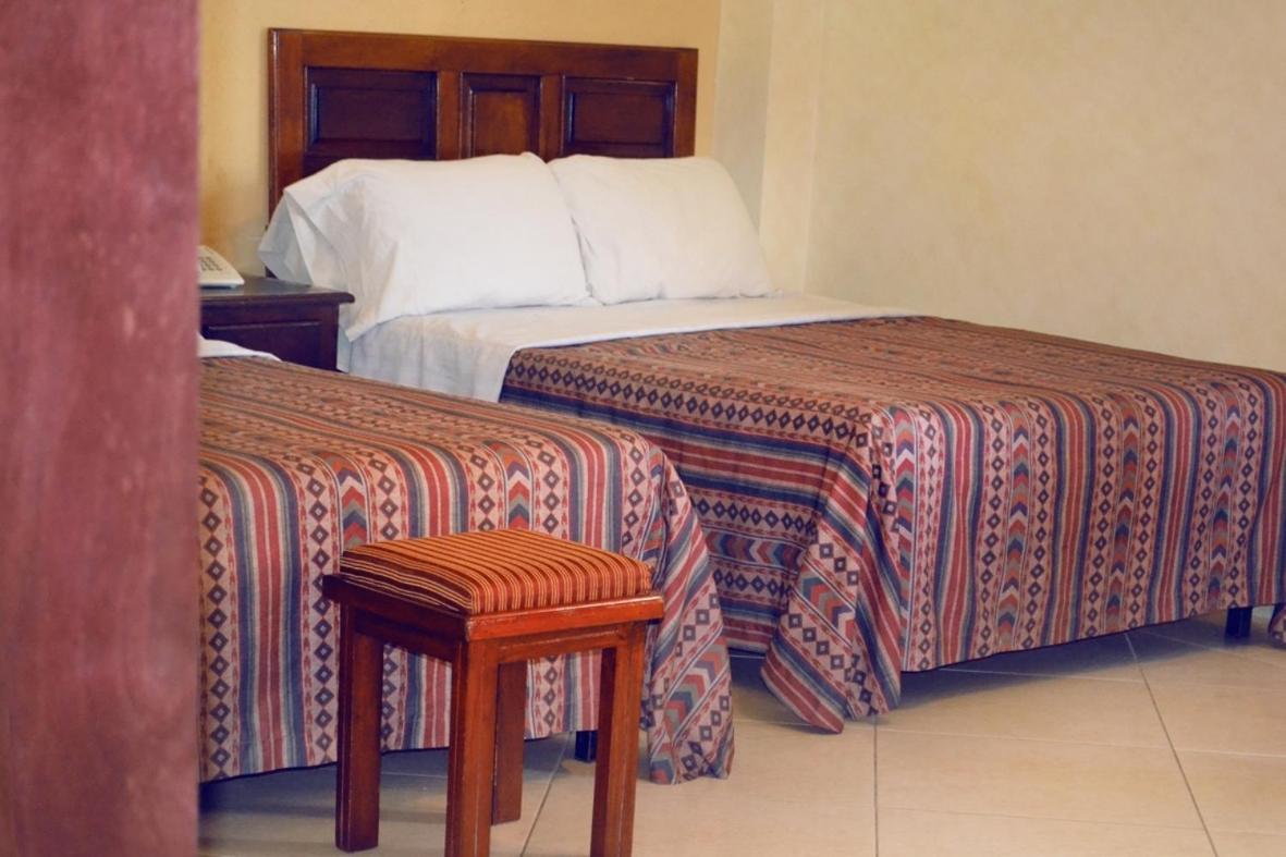 Double Room with Two Double Beds - Photo 8