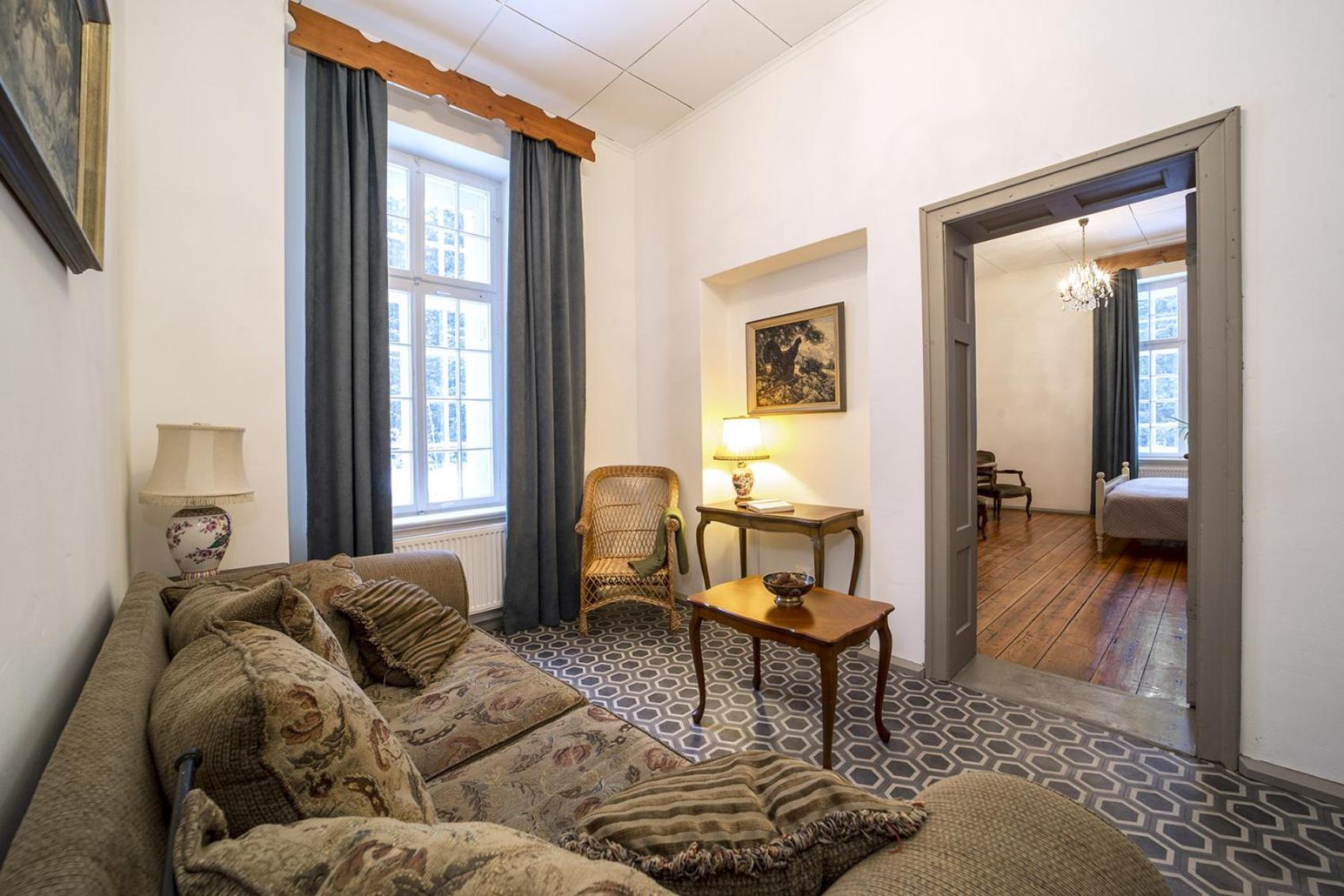 One-Bedroom Suite - Photo 3