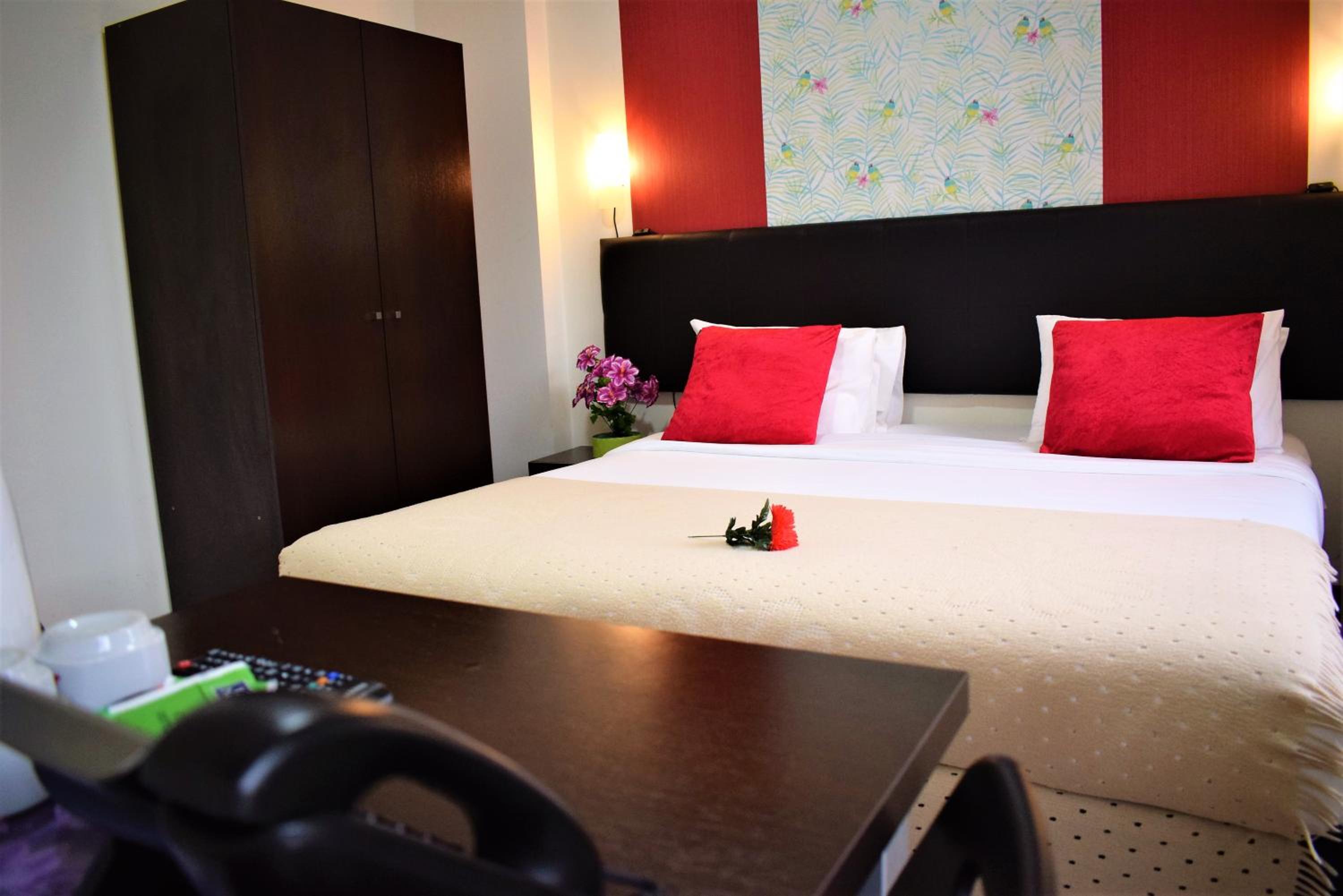 Double Room with Private Bathroom - Photo 1
