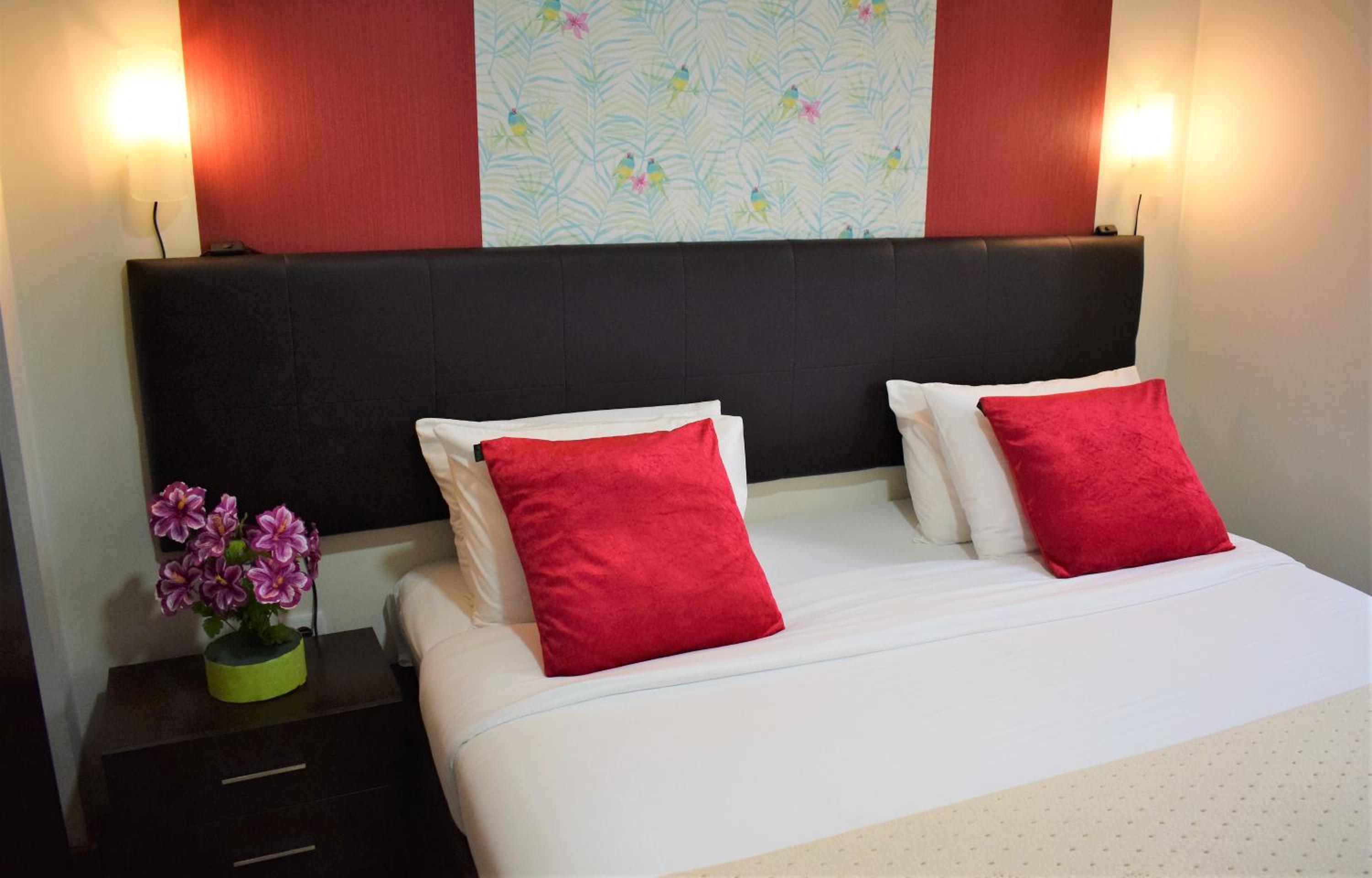 Double Room with Private Bathroom - Photo 2