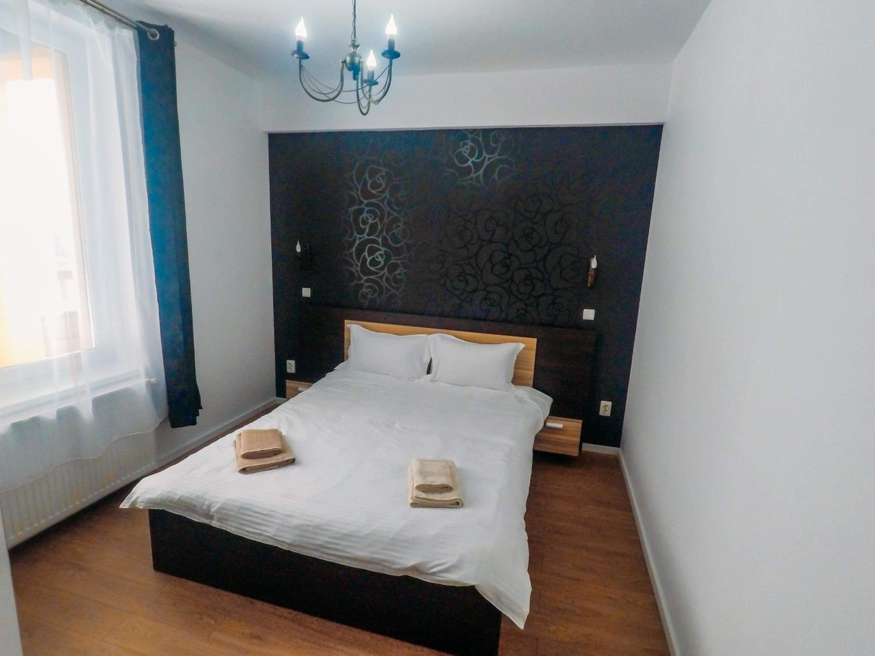 One-Bedroom Suite - Photo 10