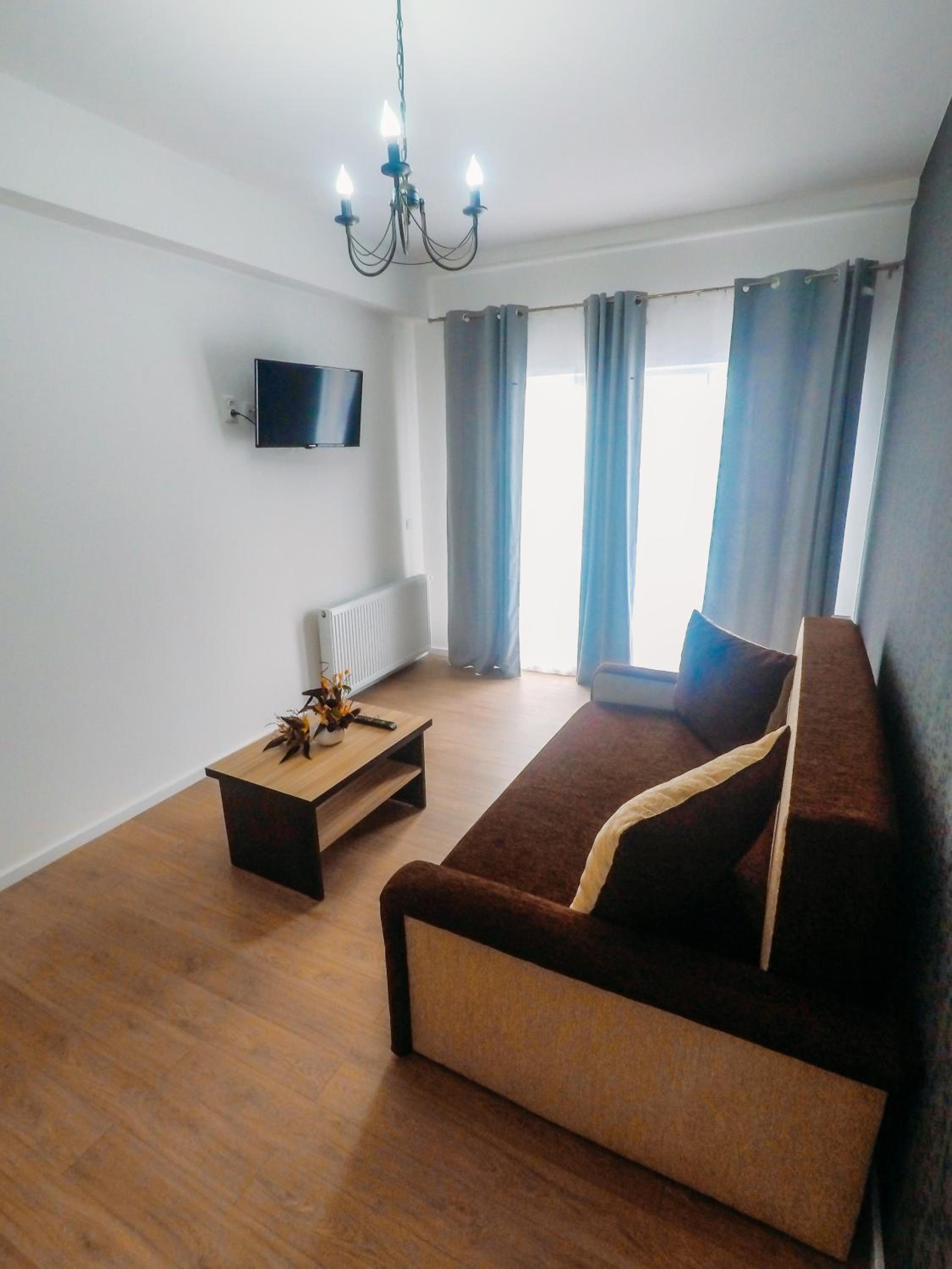 One-Bedroom Suite - Photo 2
