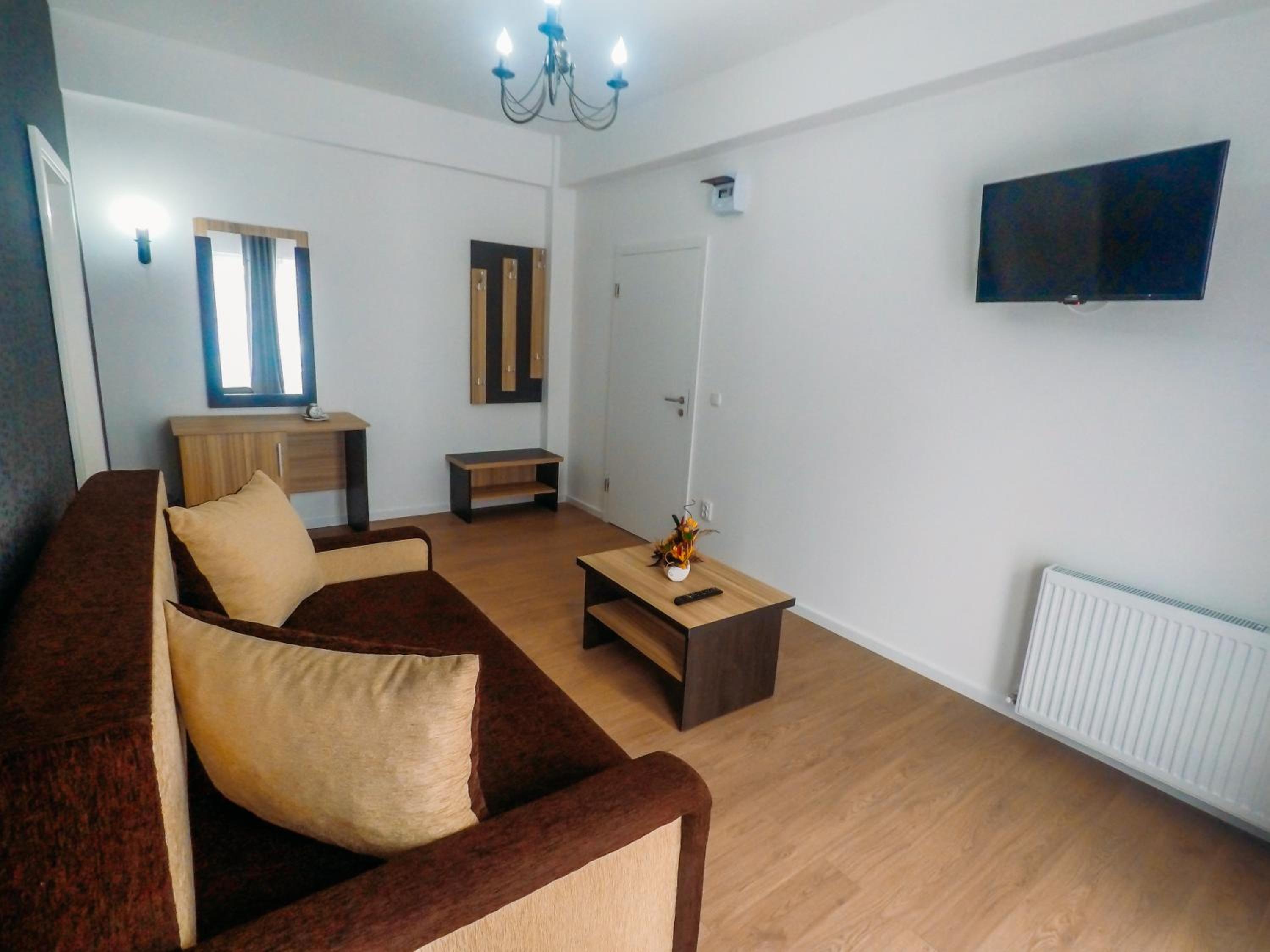One-Bedroom Suite - Photo 5