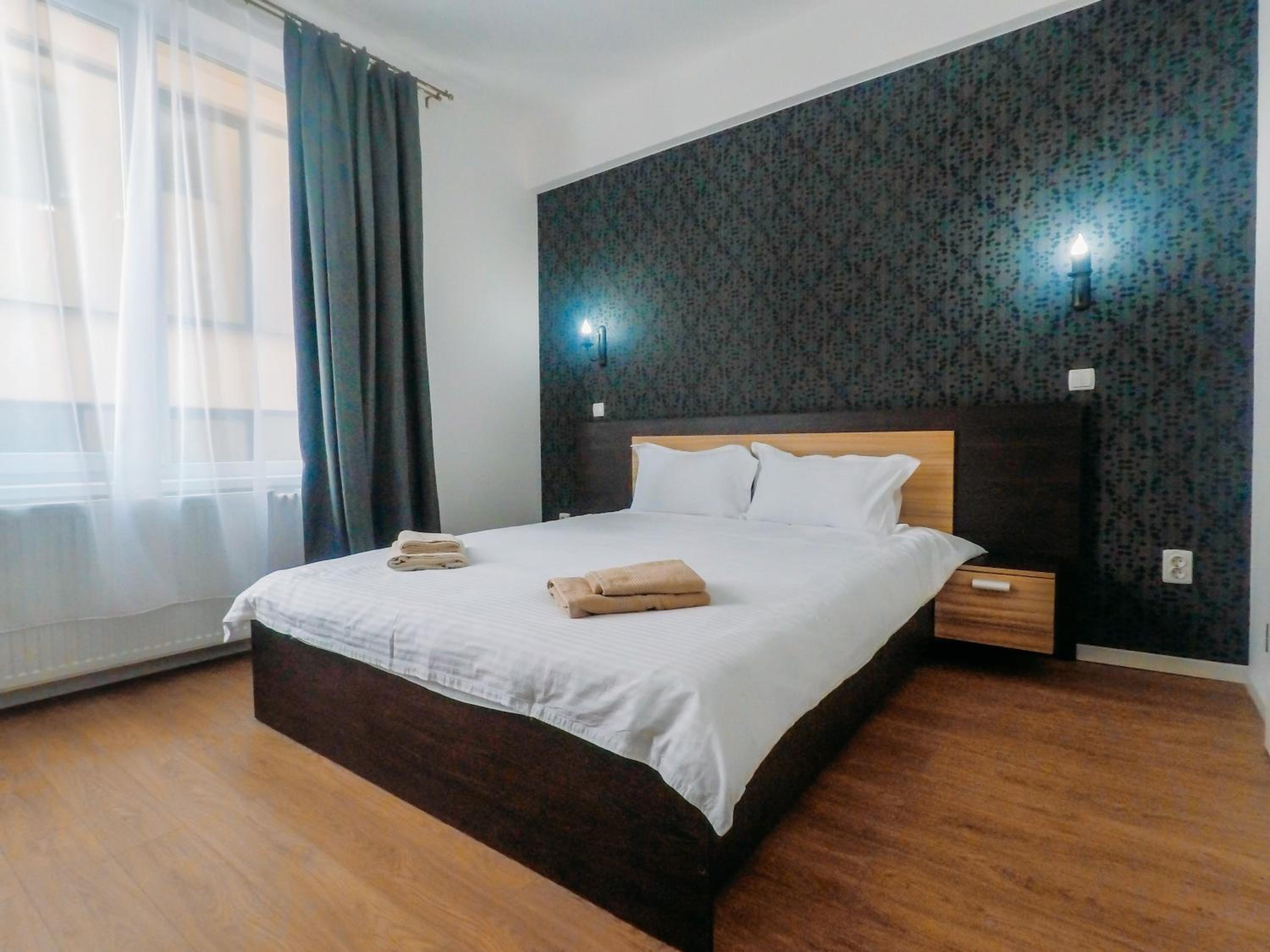 One-Bedroom Suite - Photo 6