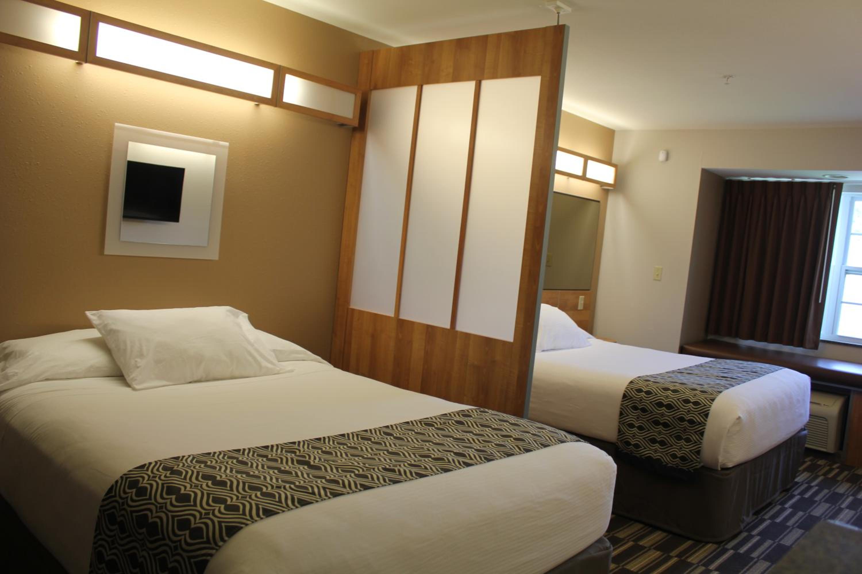 Studio Suite with Two Queen Beds, Non-Smoking - Photo 3