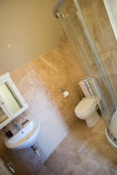 Three-Bedroom House photo 3