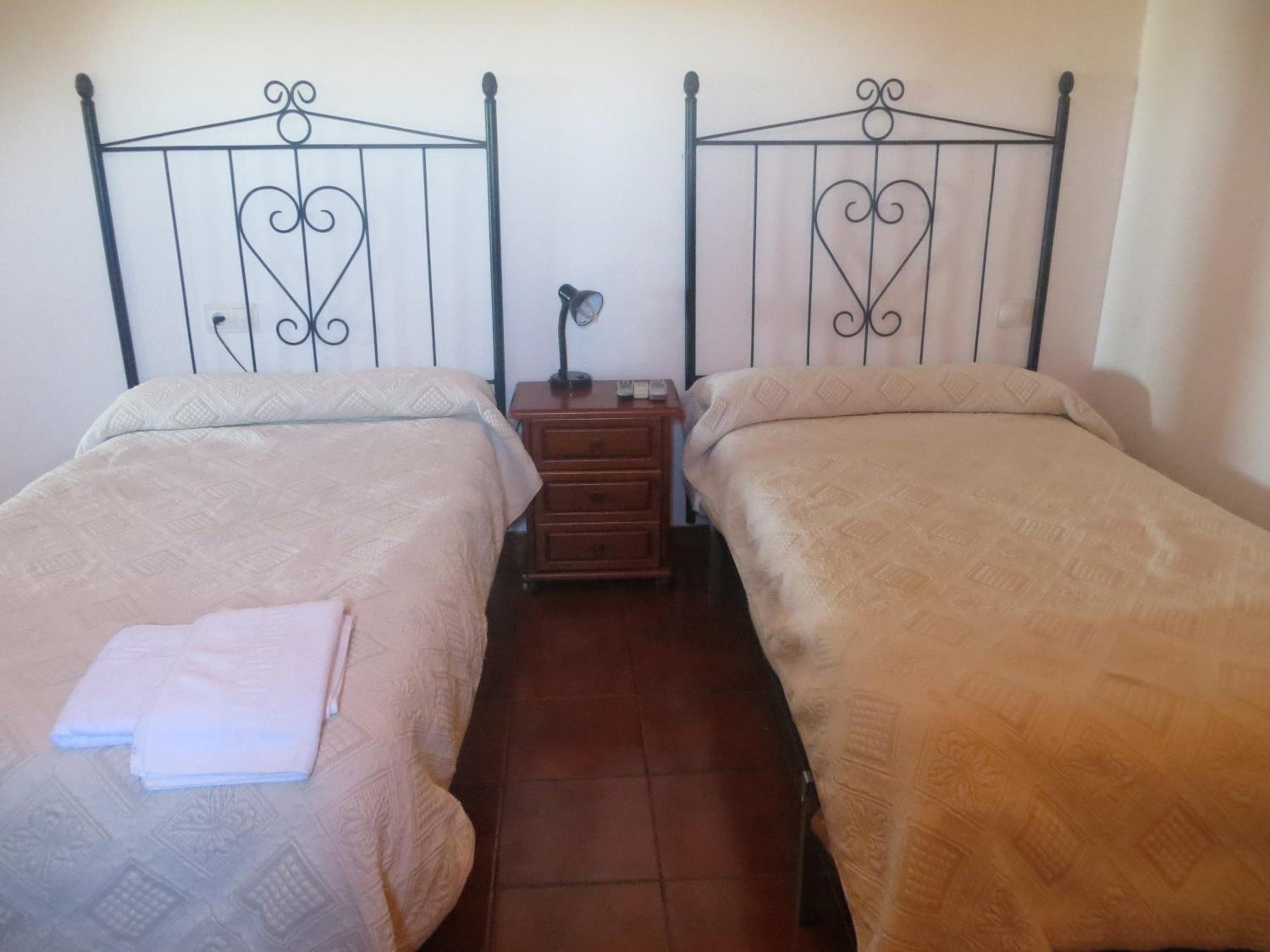 Double or Twin Room with View - Photo 3