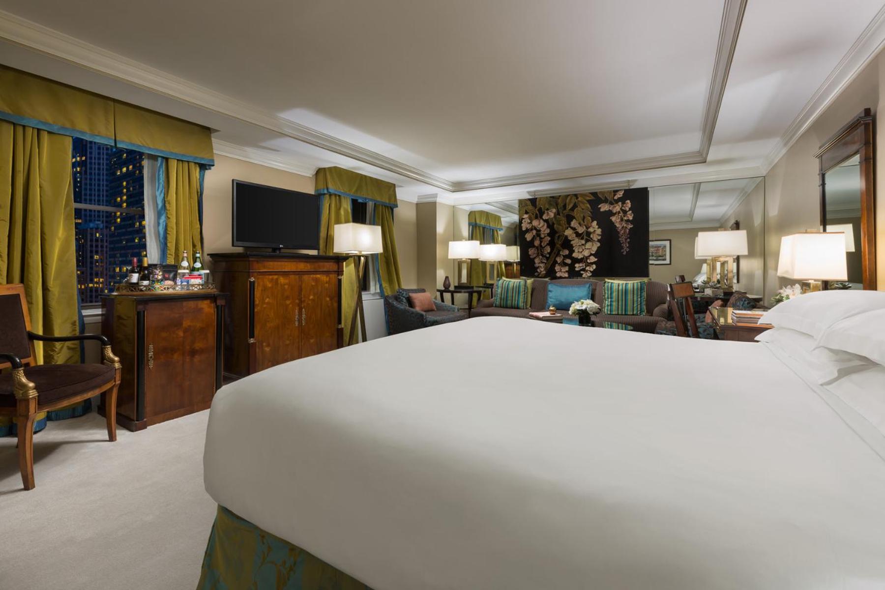 Junior King Suite thumbnail 5