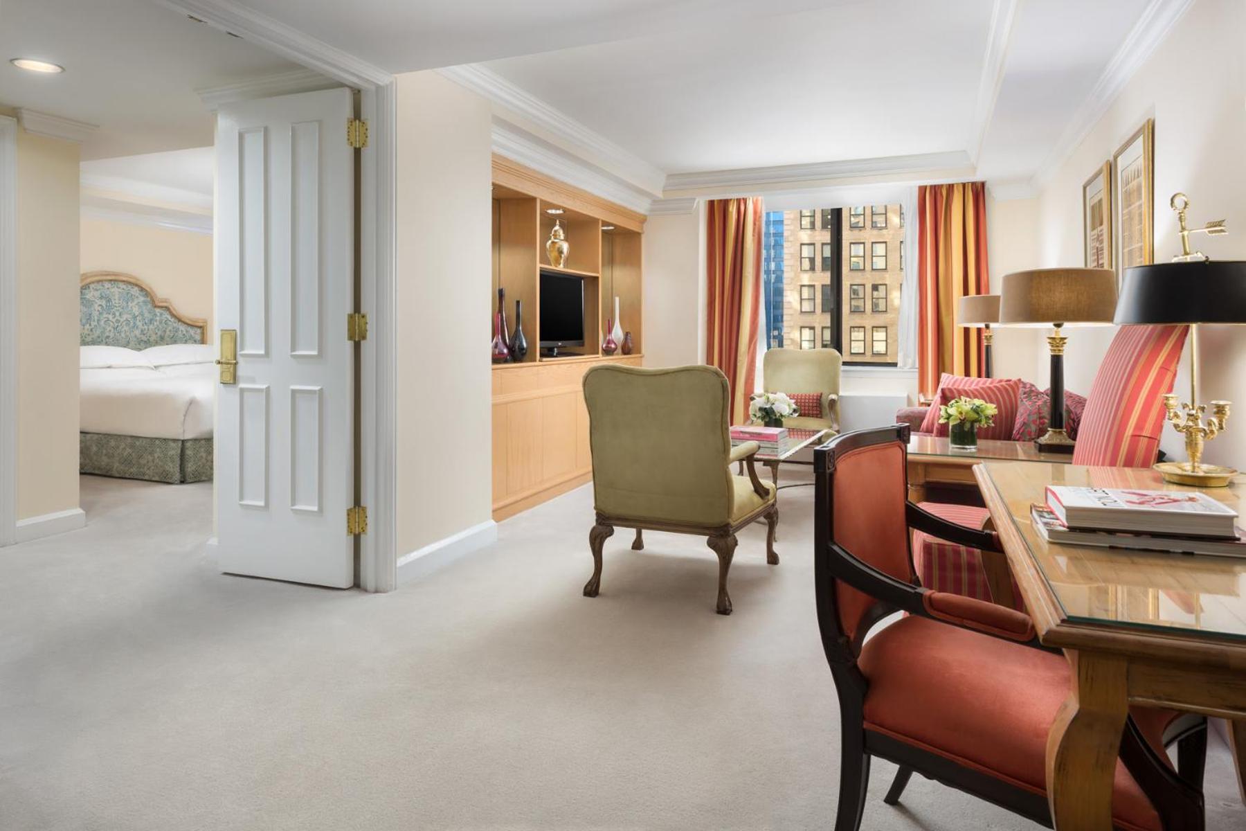 One-Bedroom Suite thumbnail 5
