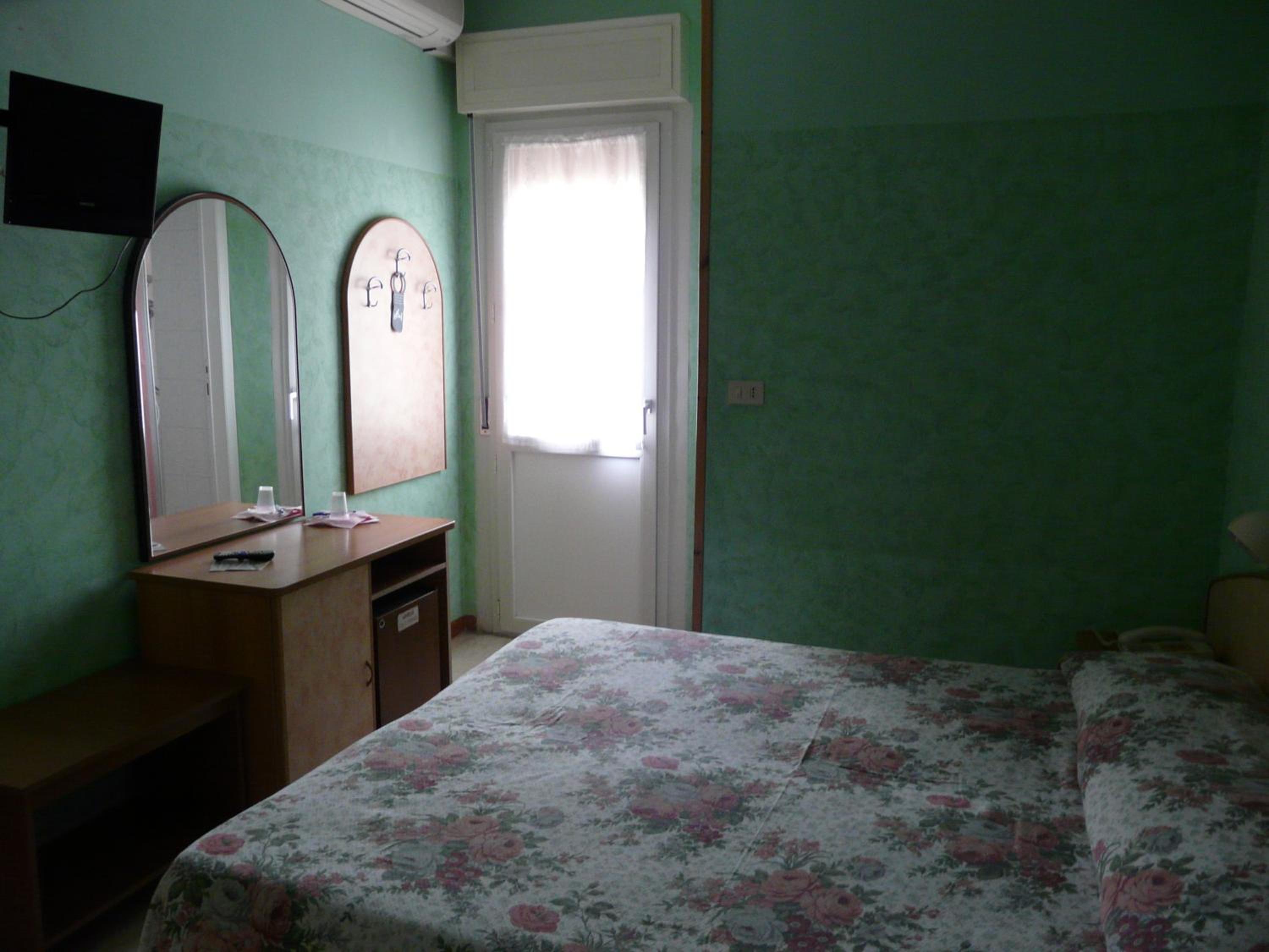 Double or Twin Room photo 1