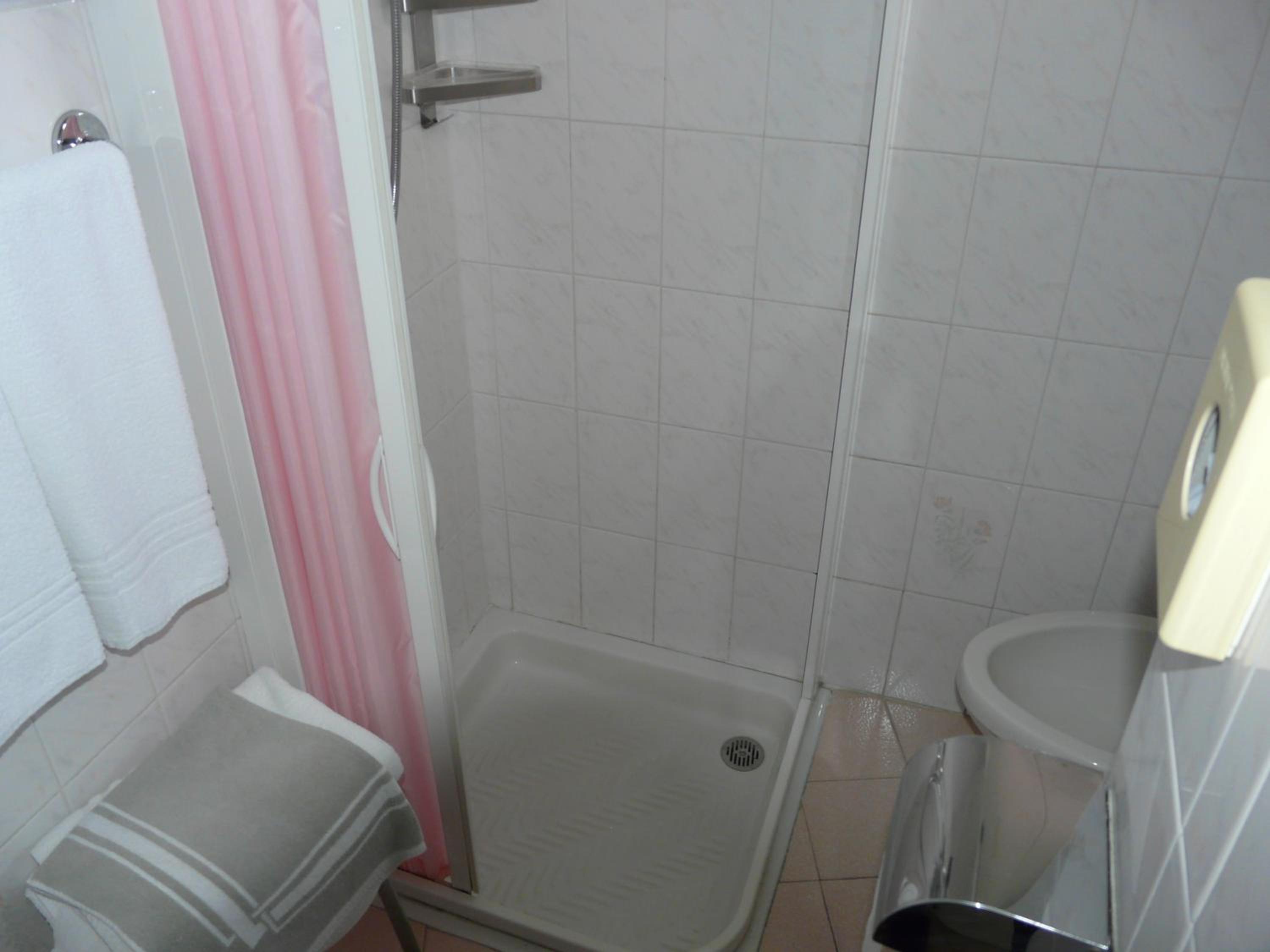 Double or Twin Room photo 3