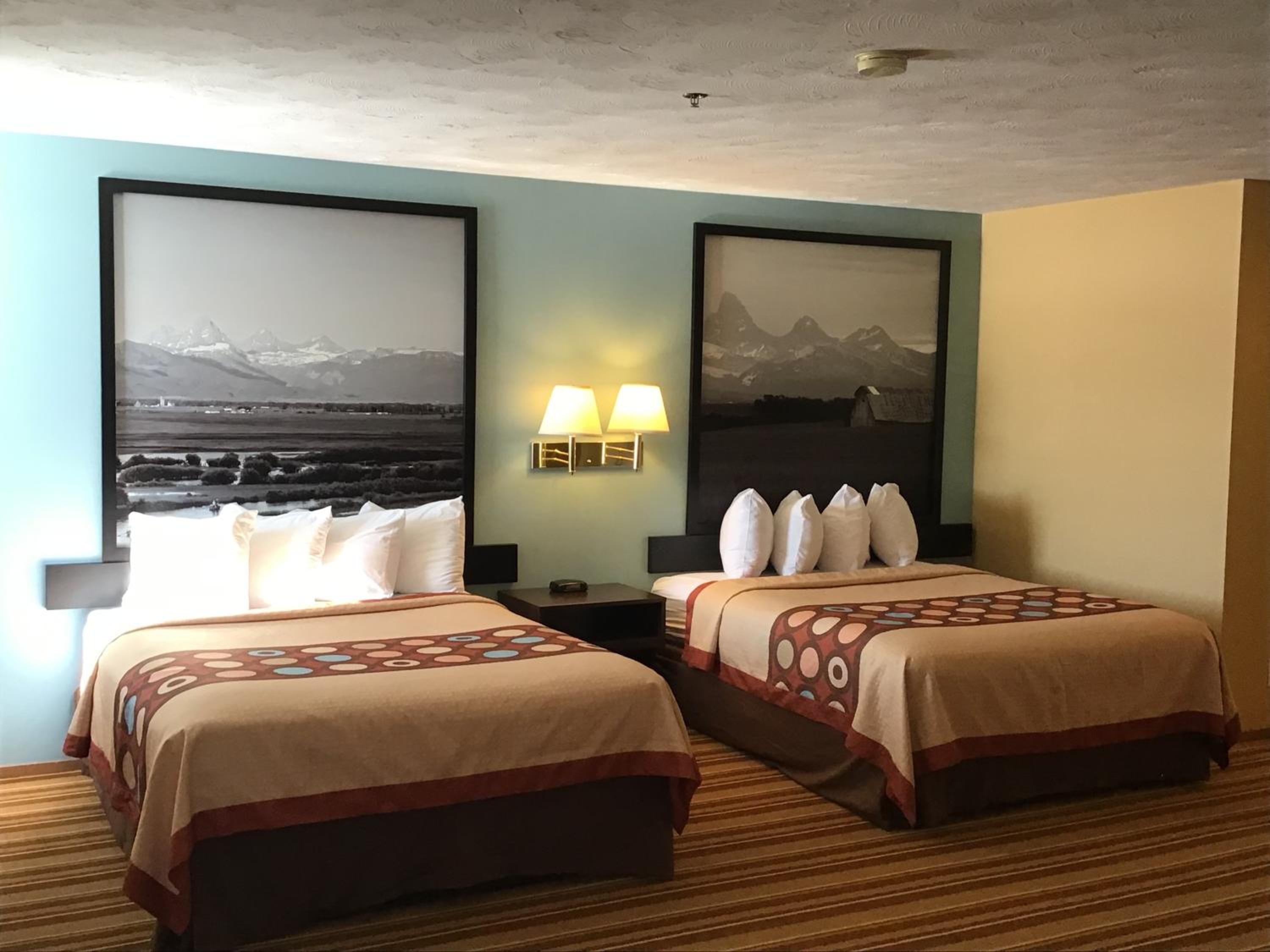 Studio Suite with Two Queen Beds - Non-Smoking photo 3
