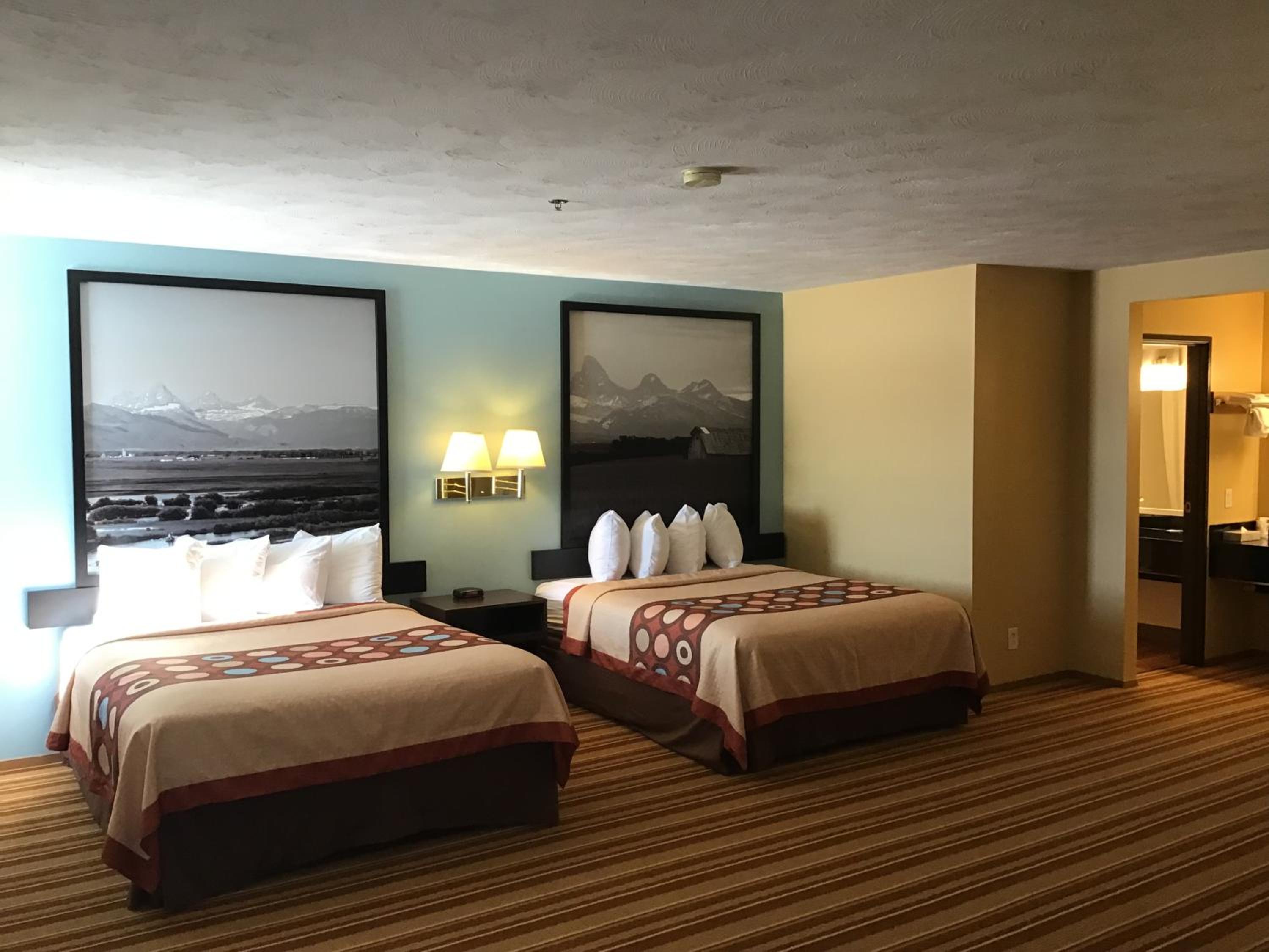 Studio Suite with Two Queen Beds - Non-Smoking photo 2