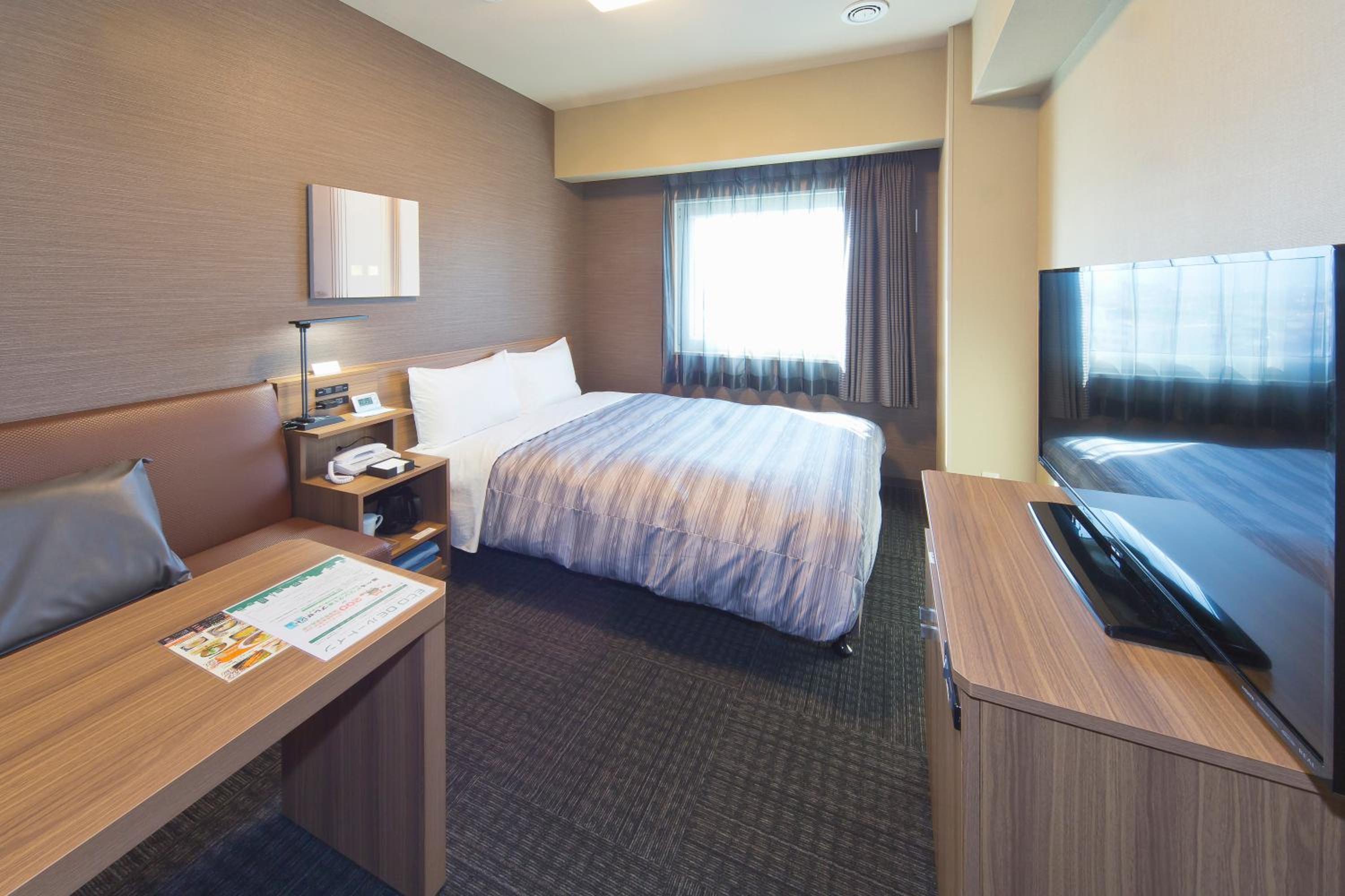 Double Room with Small Double Bed - Smoking - Heated Tobacco Only photo 1