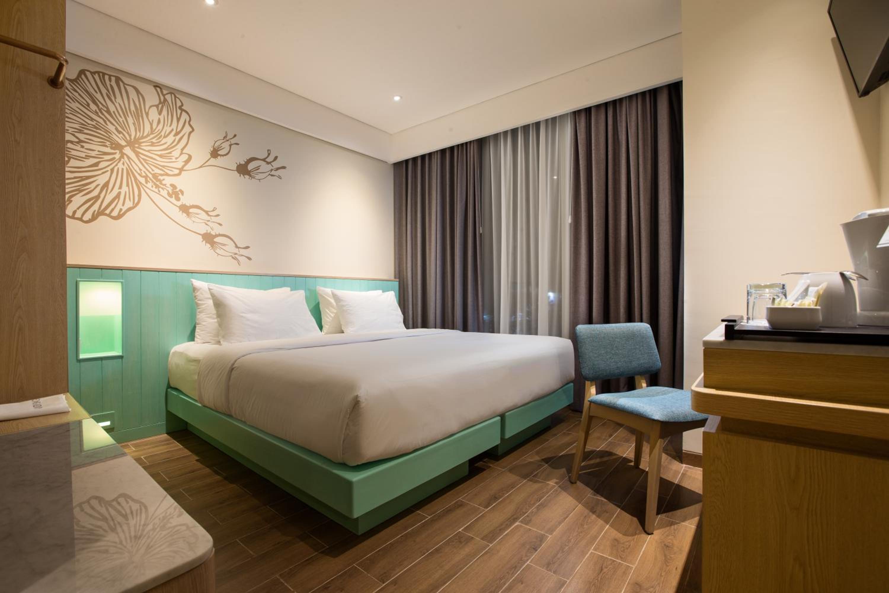Superior Room Hollywood