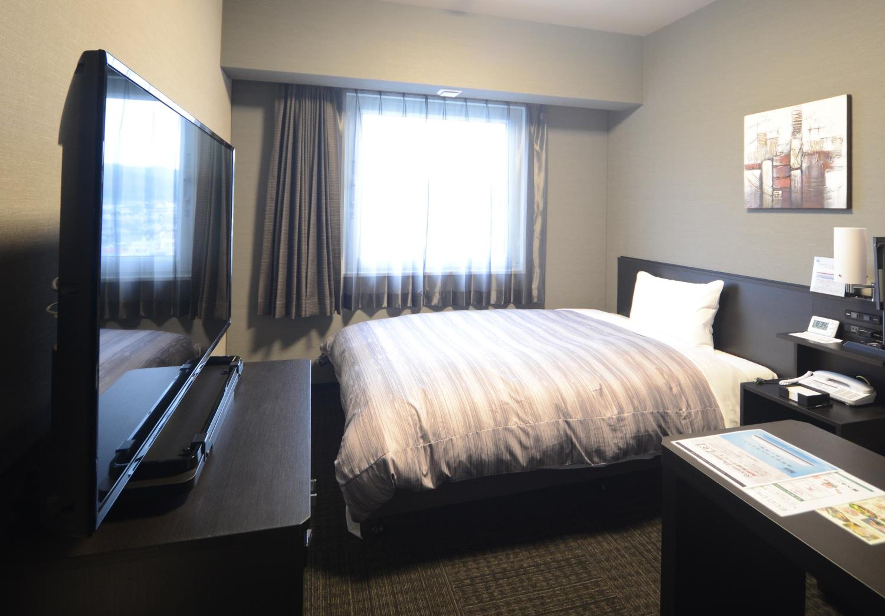 Single Room - Non-Smoking - With Smoking Area on the Floor