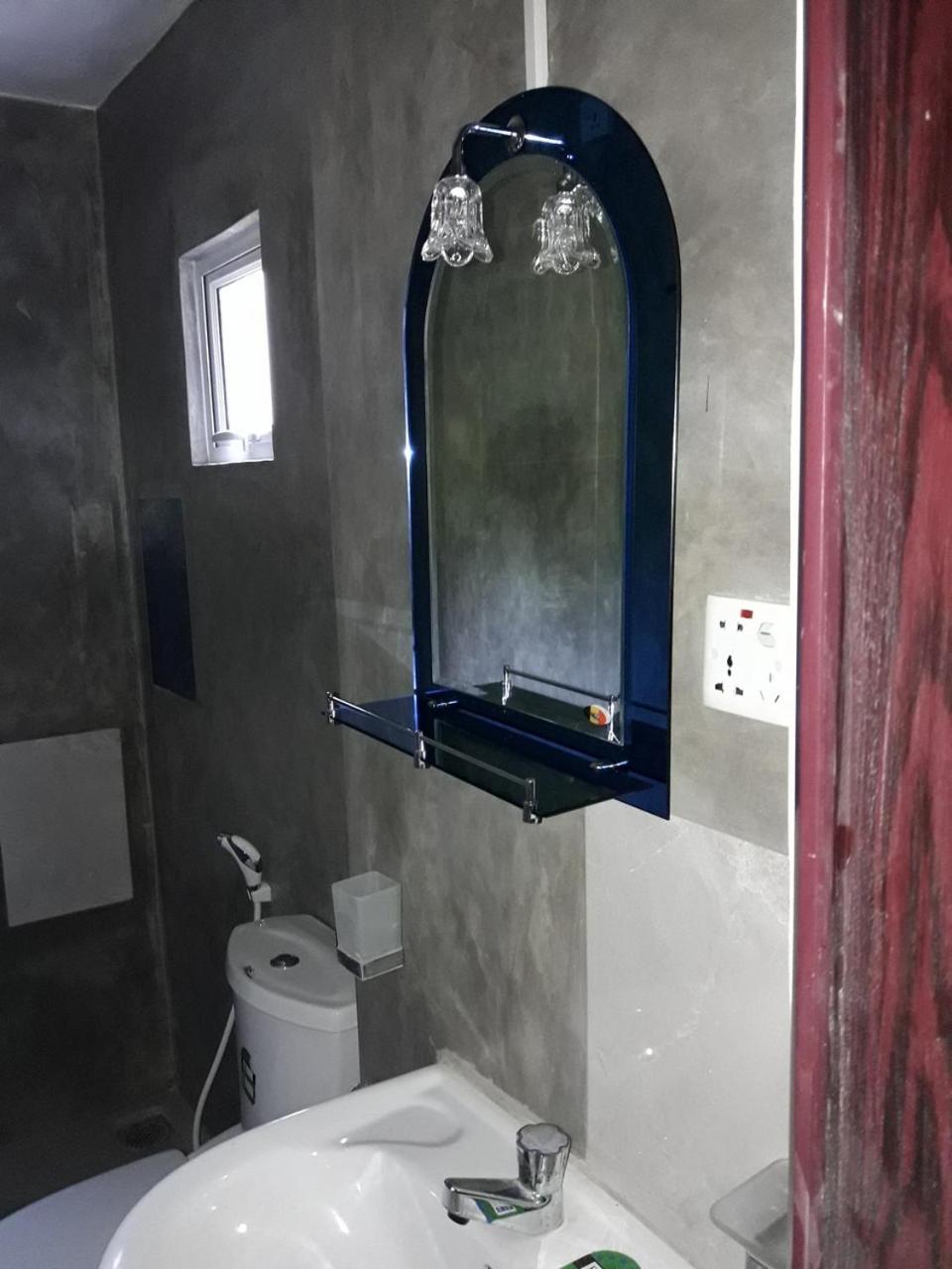 Standard Double Room with Fan - Photo 4