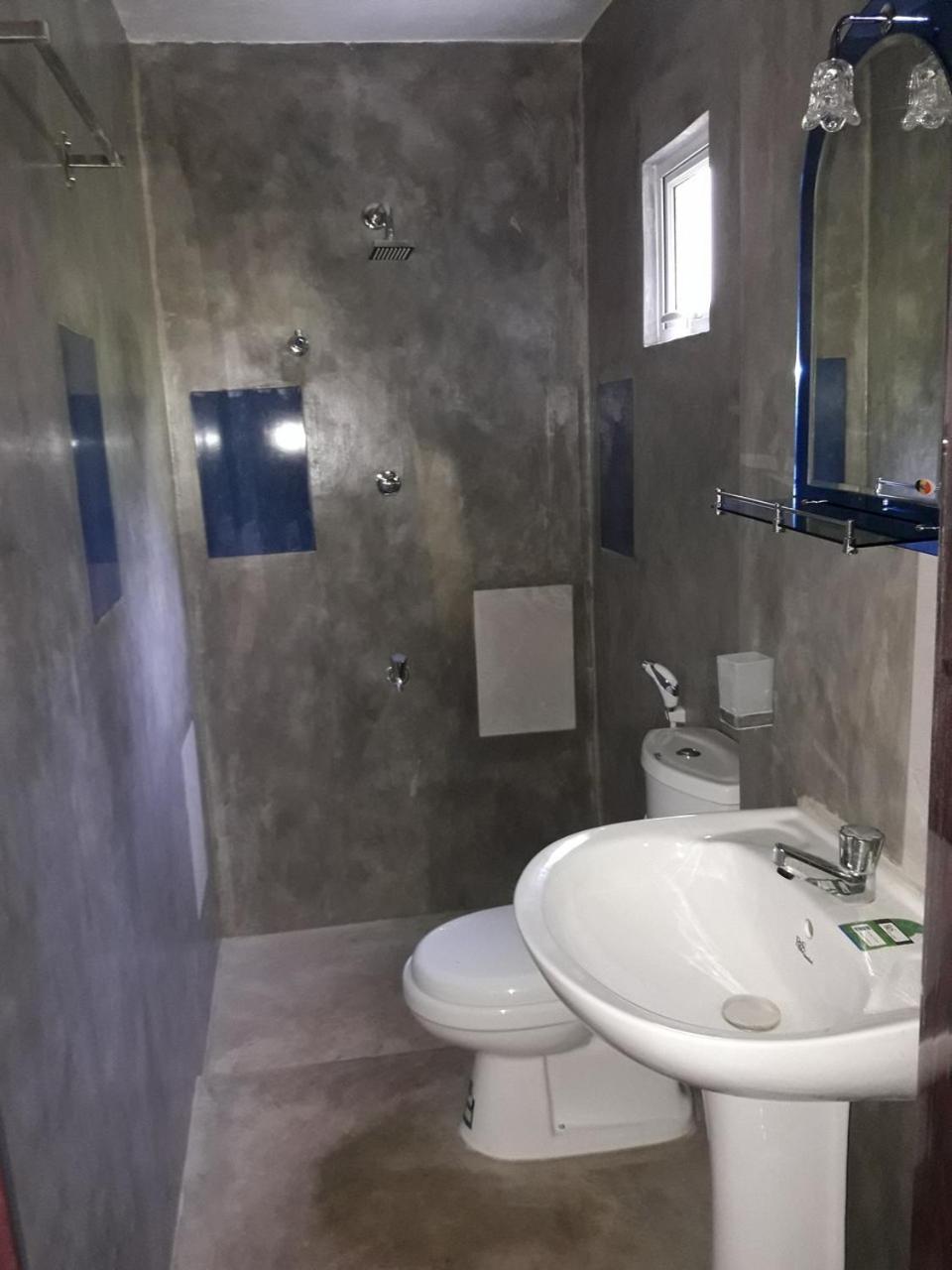 Standard Double Room with Fan - Photo 5