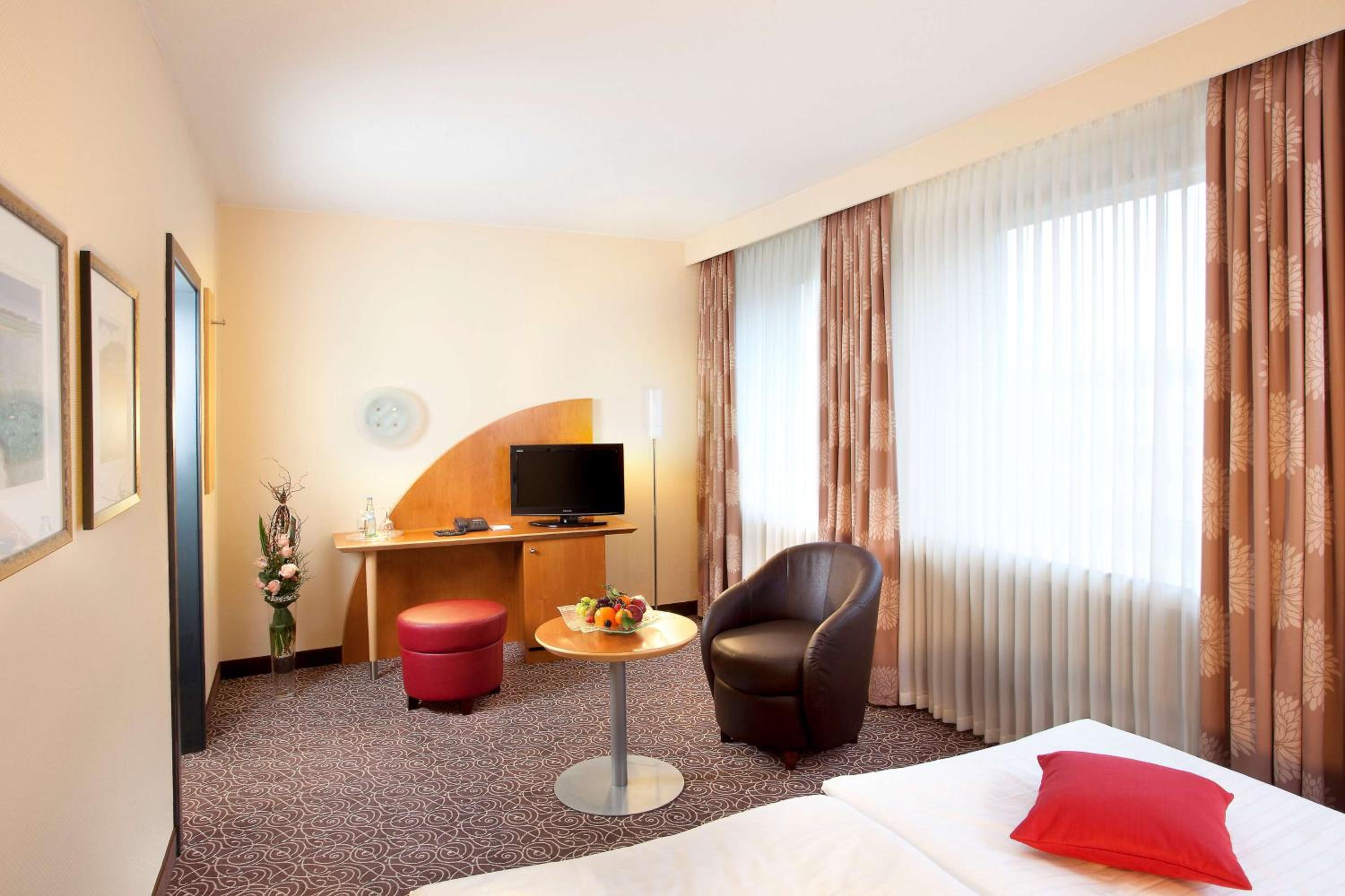 King Suite with Balcony - Photo 1