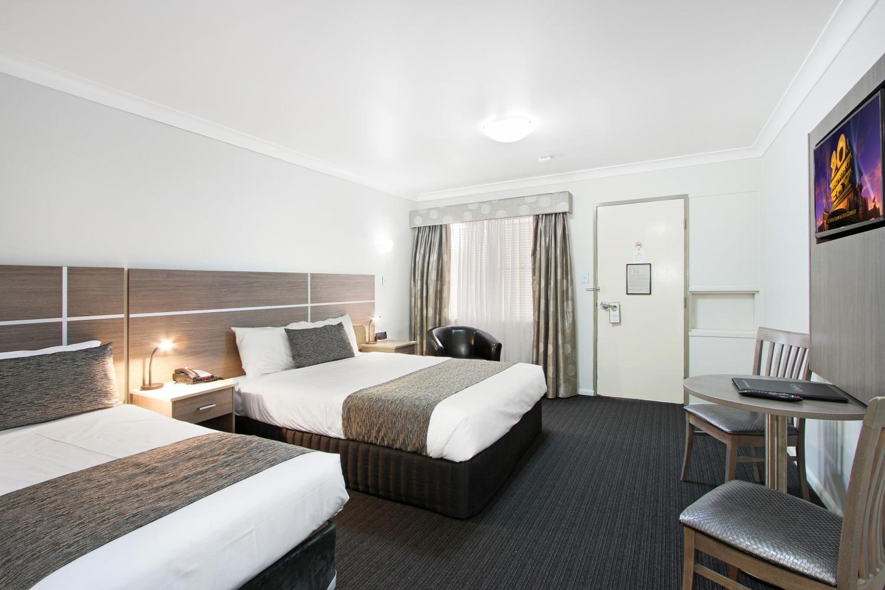 Premier Twin Suite