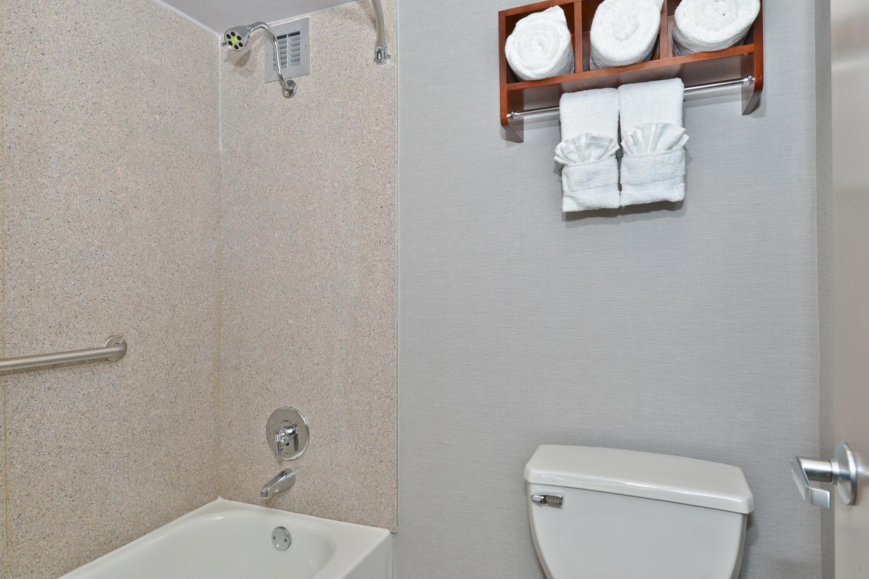 Queen Room - Photo 2