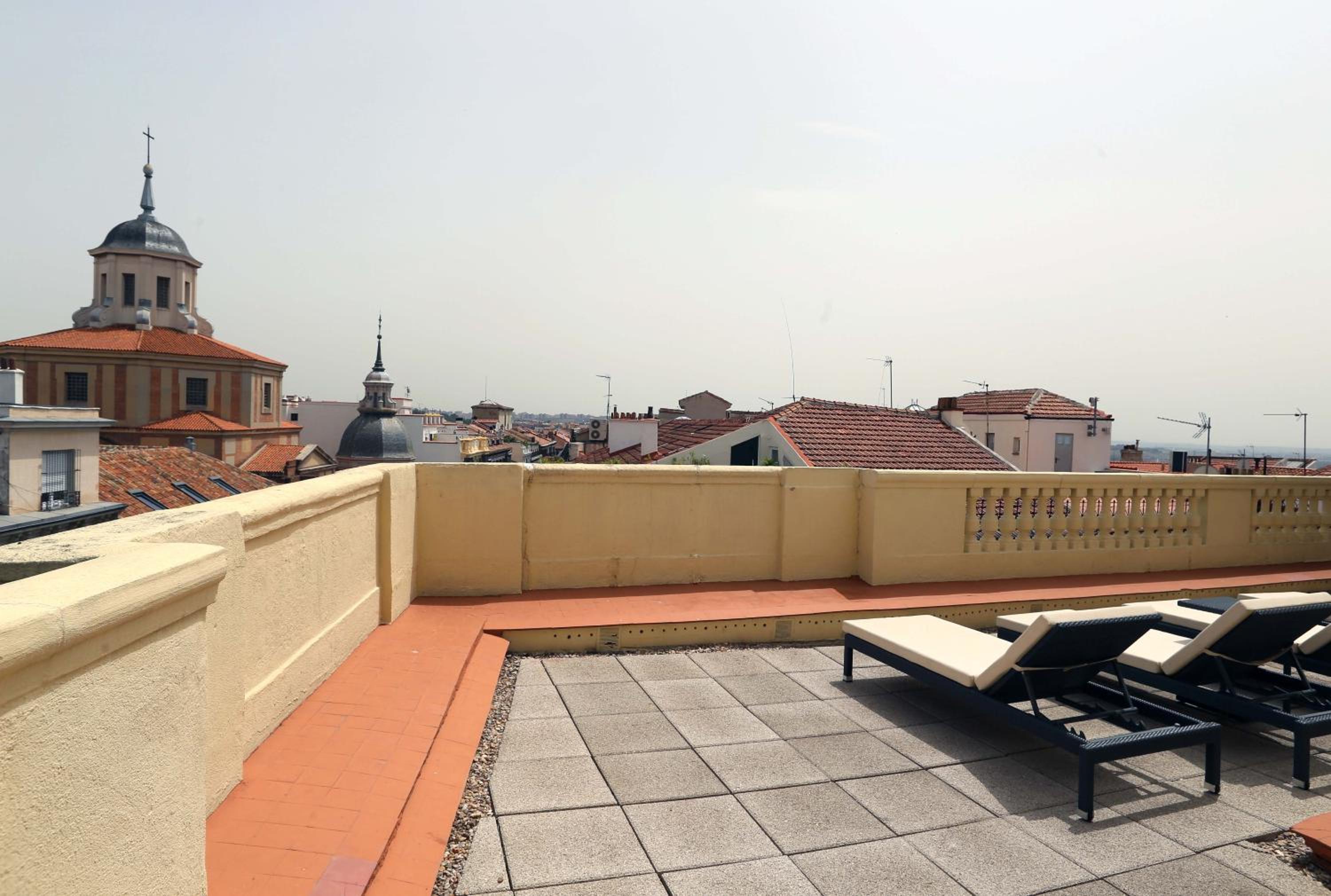 Deluxe Attic with Terrace photo 3