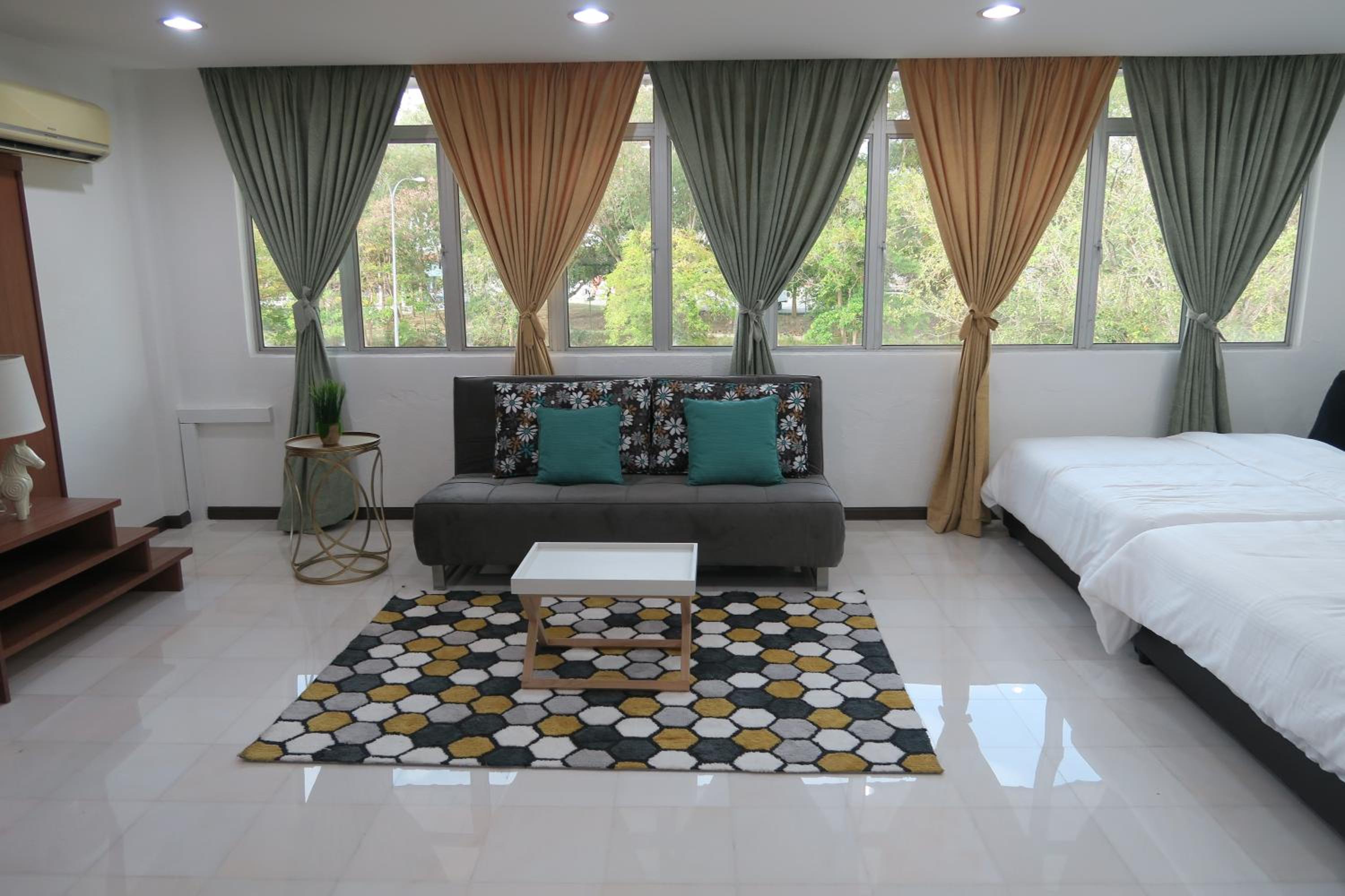 Deluxe Queen Room with Two Queen Beds photo 3