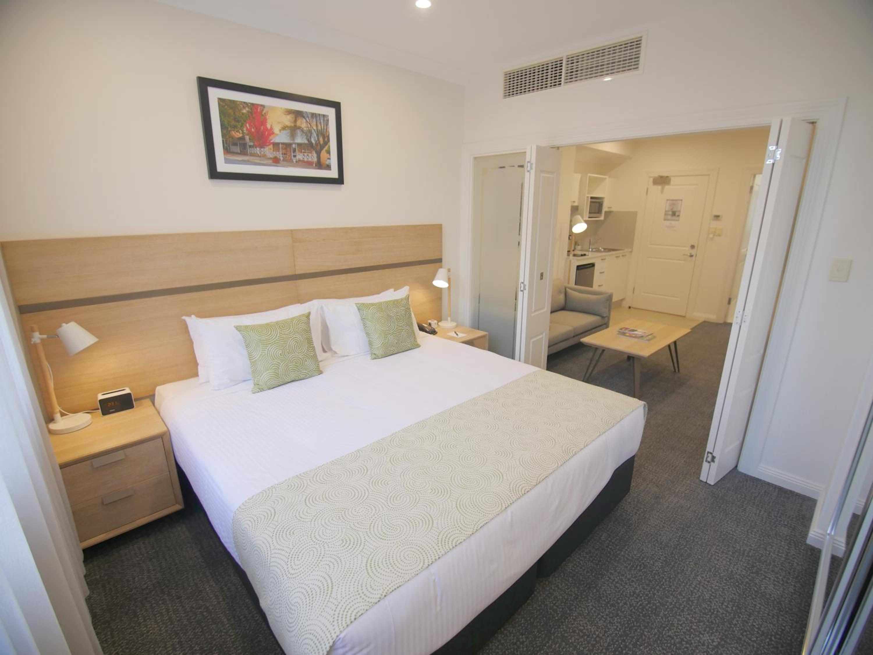 One Bedroom Apartment - Photo 5