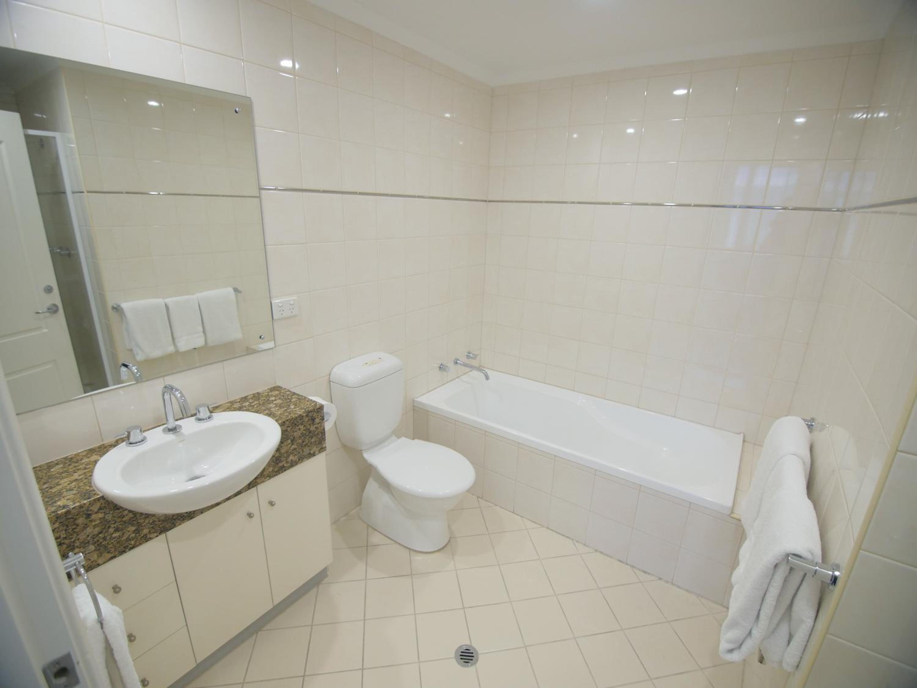 Two Bedroom Apartment - Photo 9