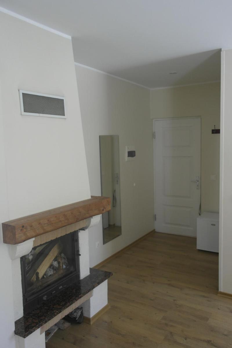 Family Room - Photo 2