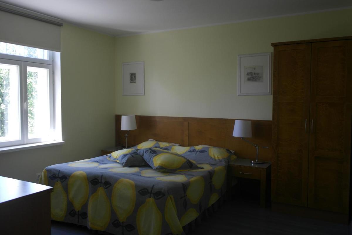 Family Room - Photo 4