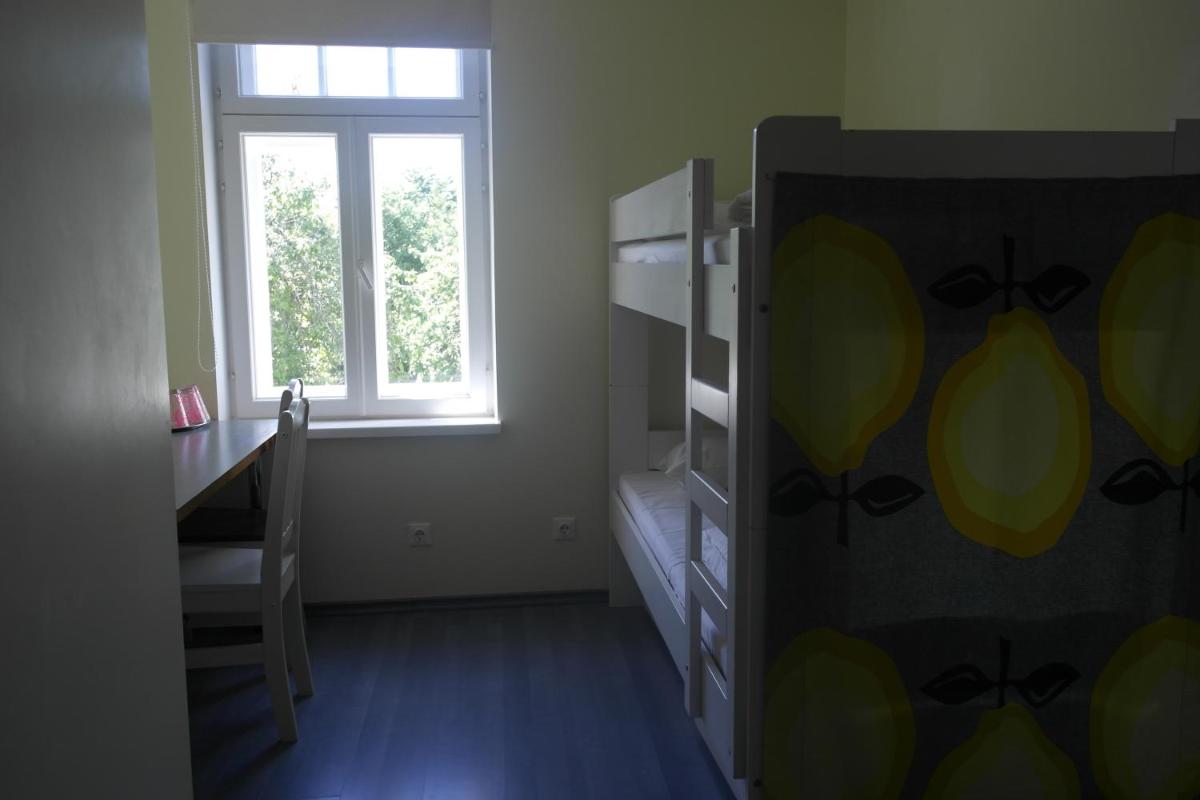 Family Room - Photo 7