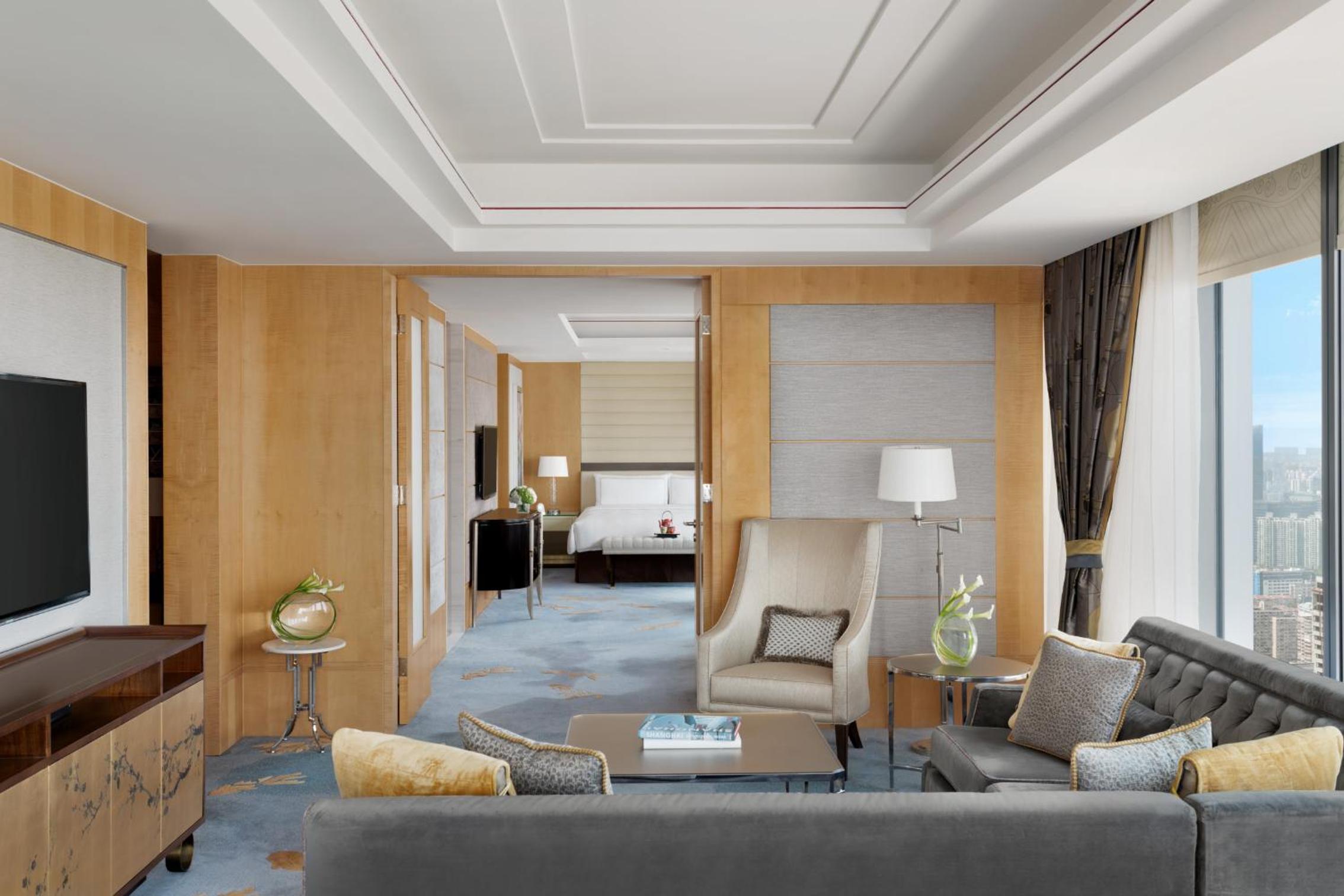 Deluxe Suite photo 3