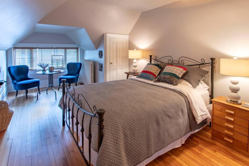 Deluxe Double Room 01