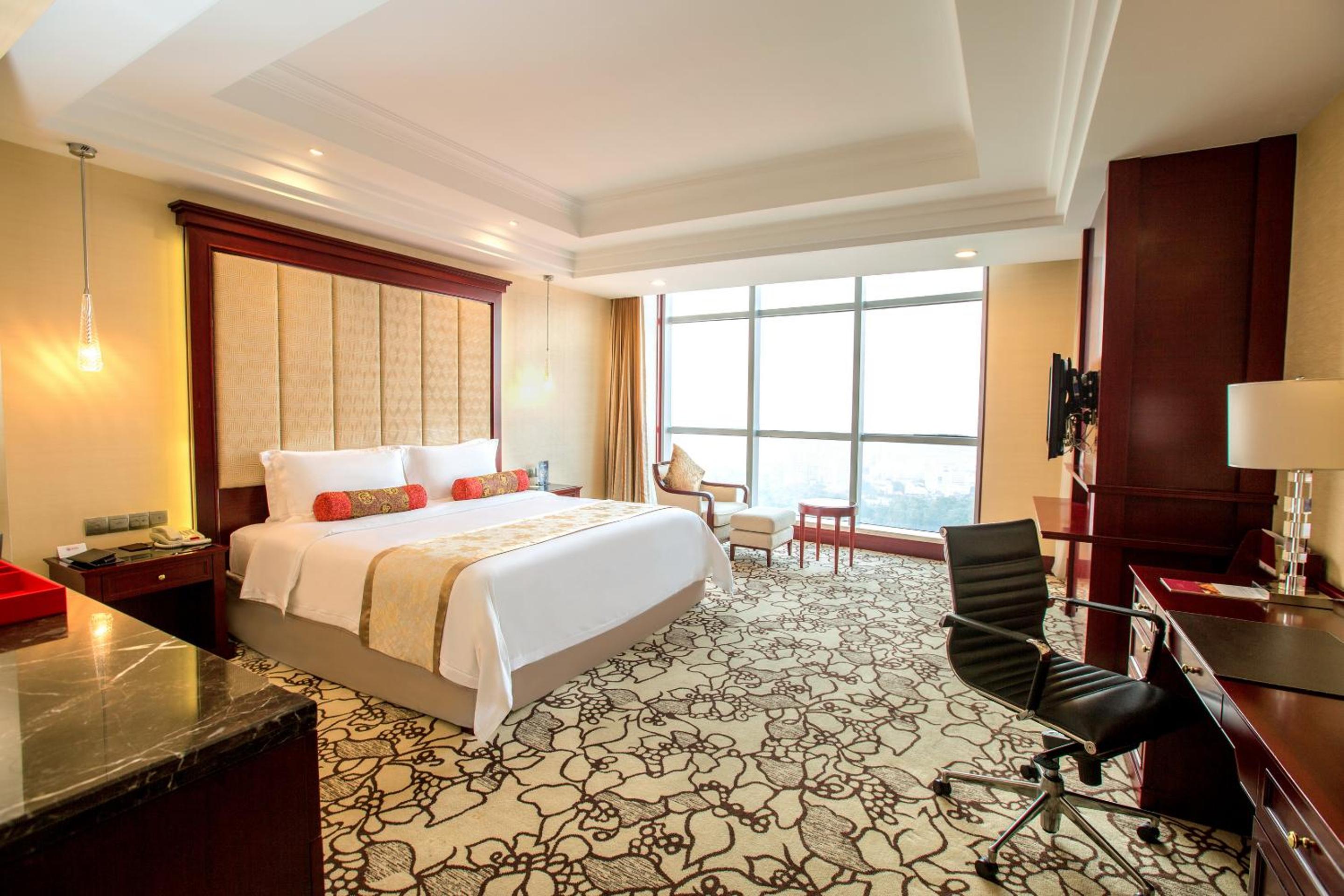 Garden View King Bed Room