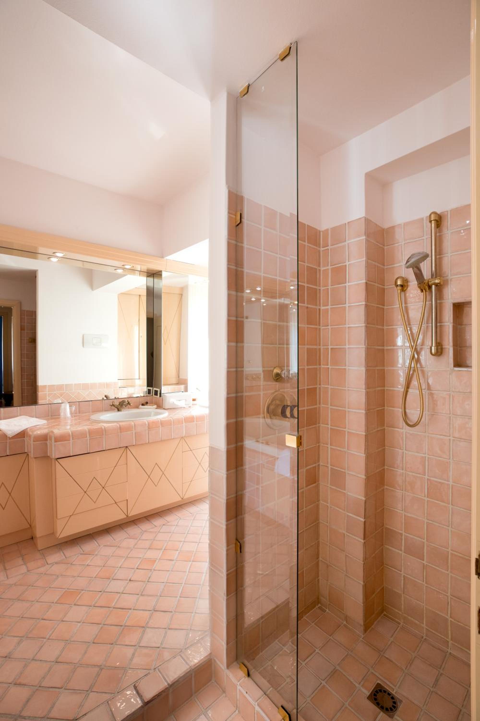 Suite with Spa Bath - Photo 5
