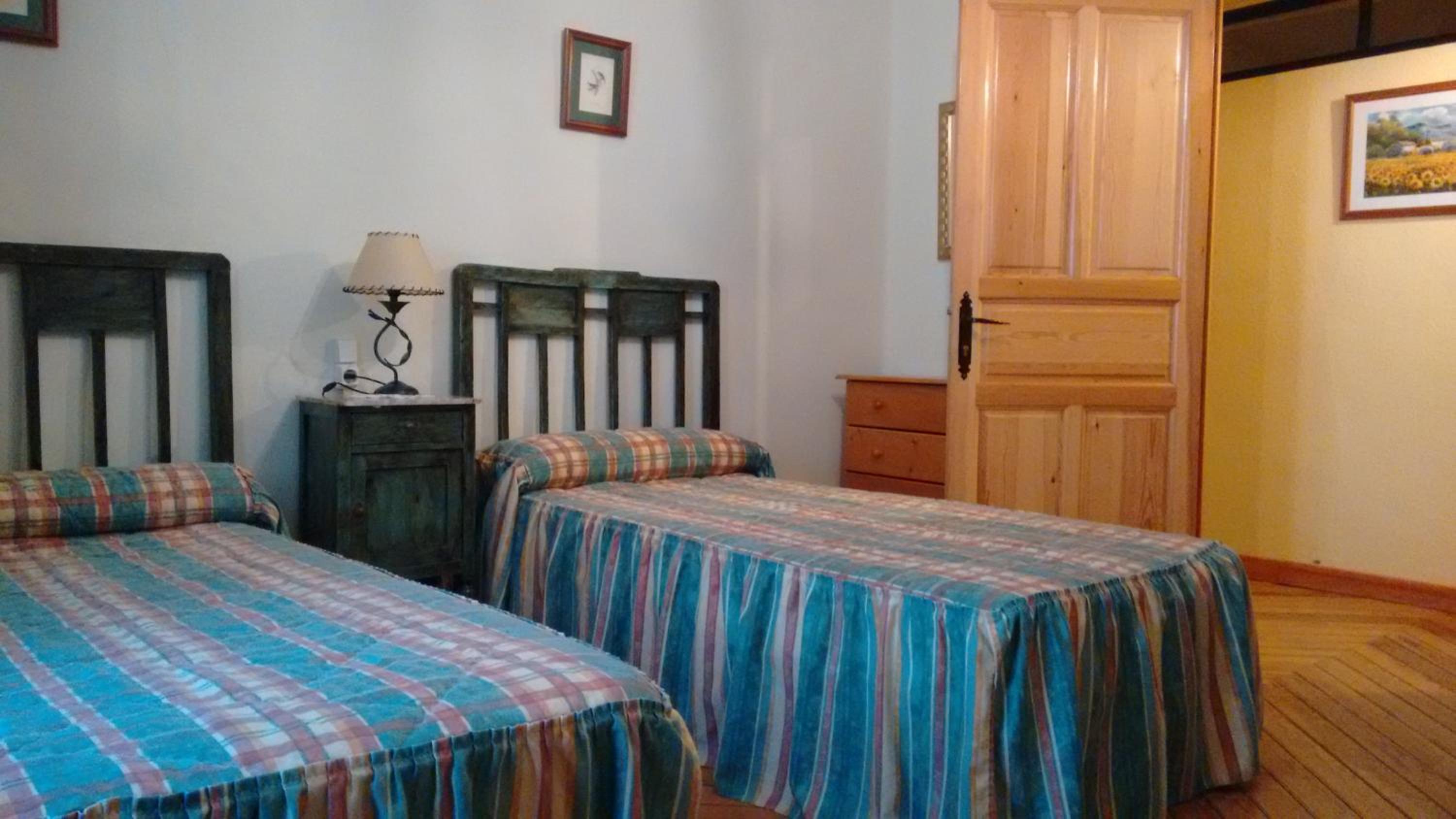 Five-Bedroom House photo 2