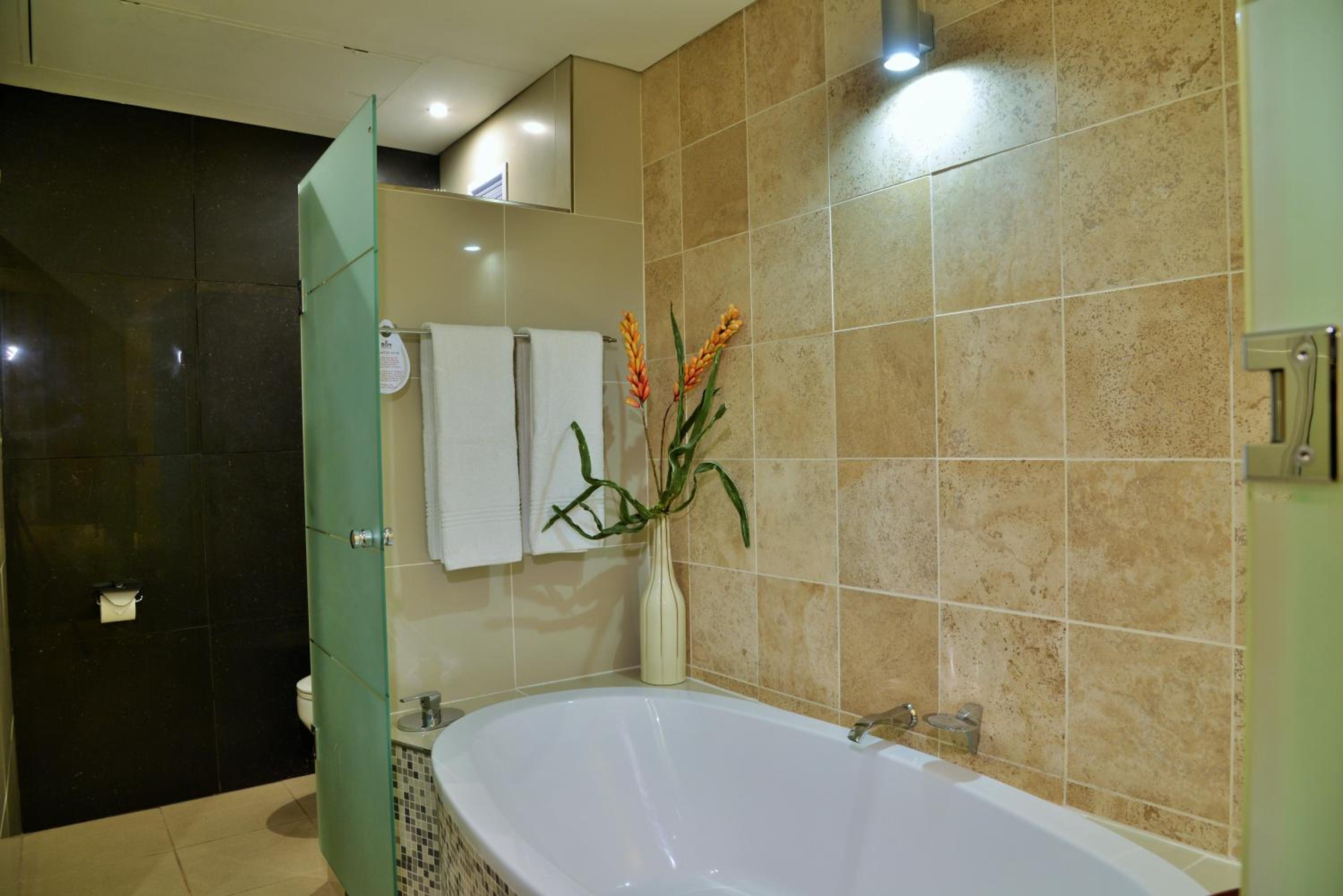 Standard Double or Twin Room - Photo 6